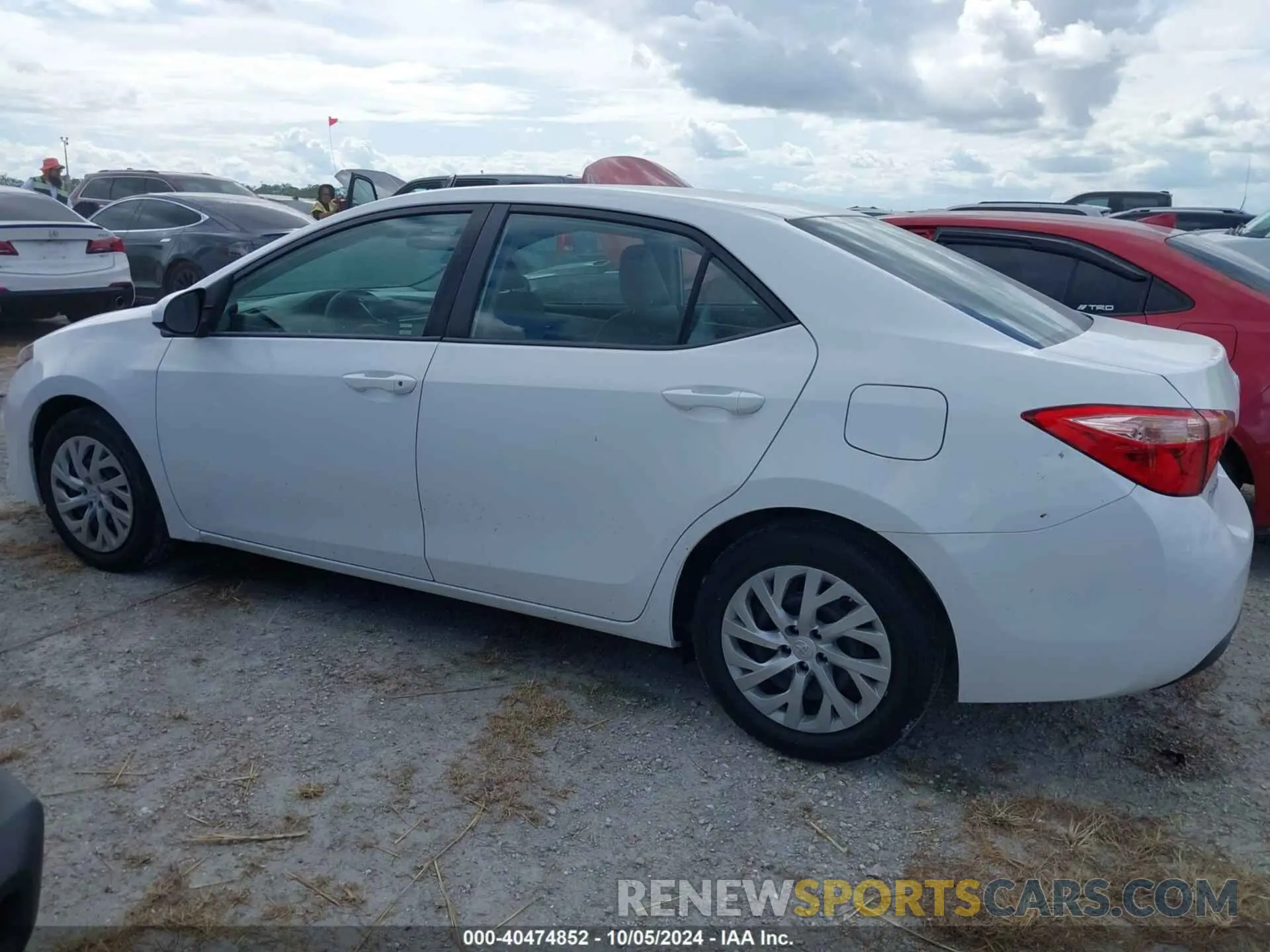 14 Photograph of a damaged car 2T1BURHE9KC176927 TOYOTA COROLLA 2019