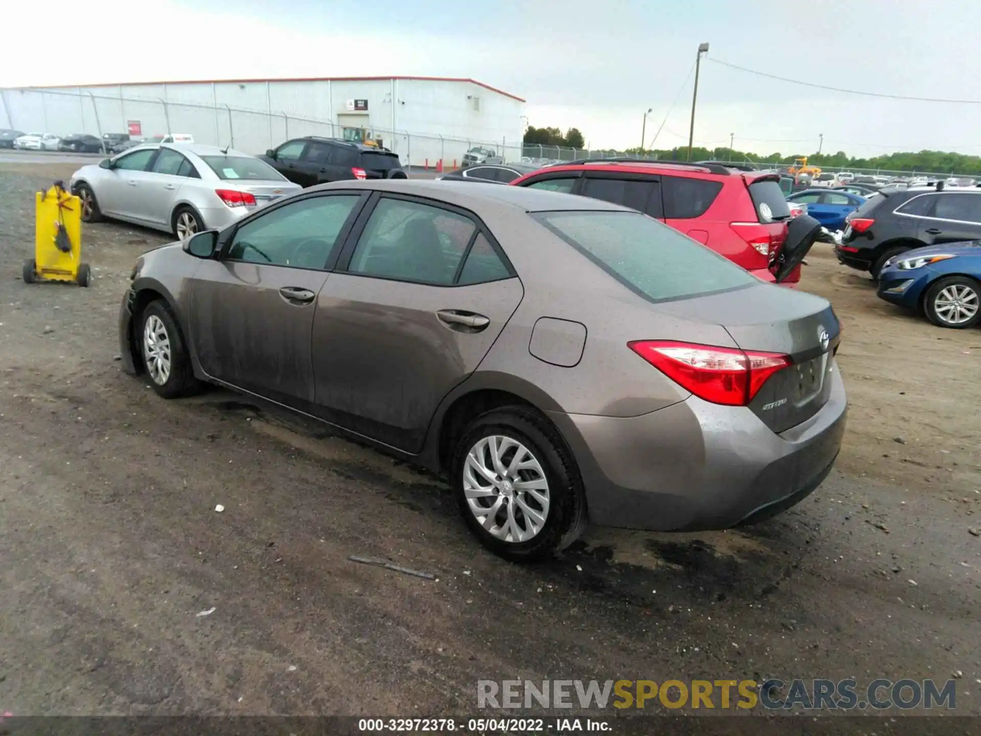 3 Photograph of a damaged car 2T1BURHE9KC182551 TOYOTA COROLLA 2019