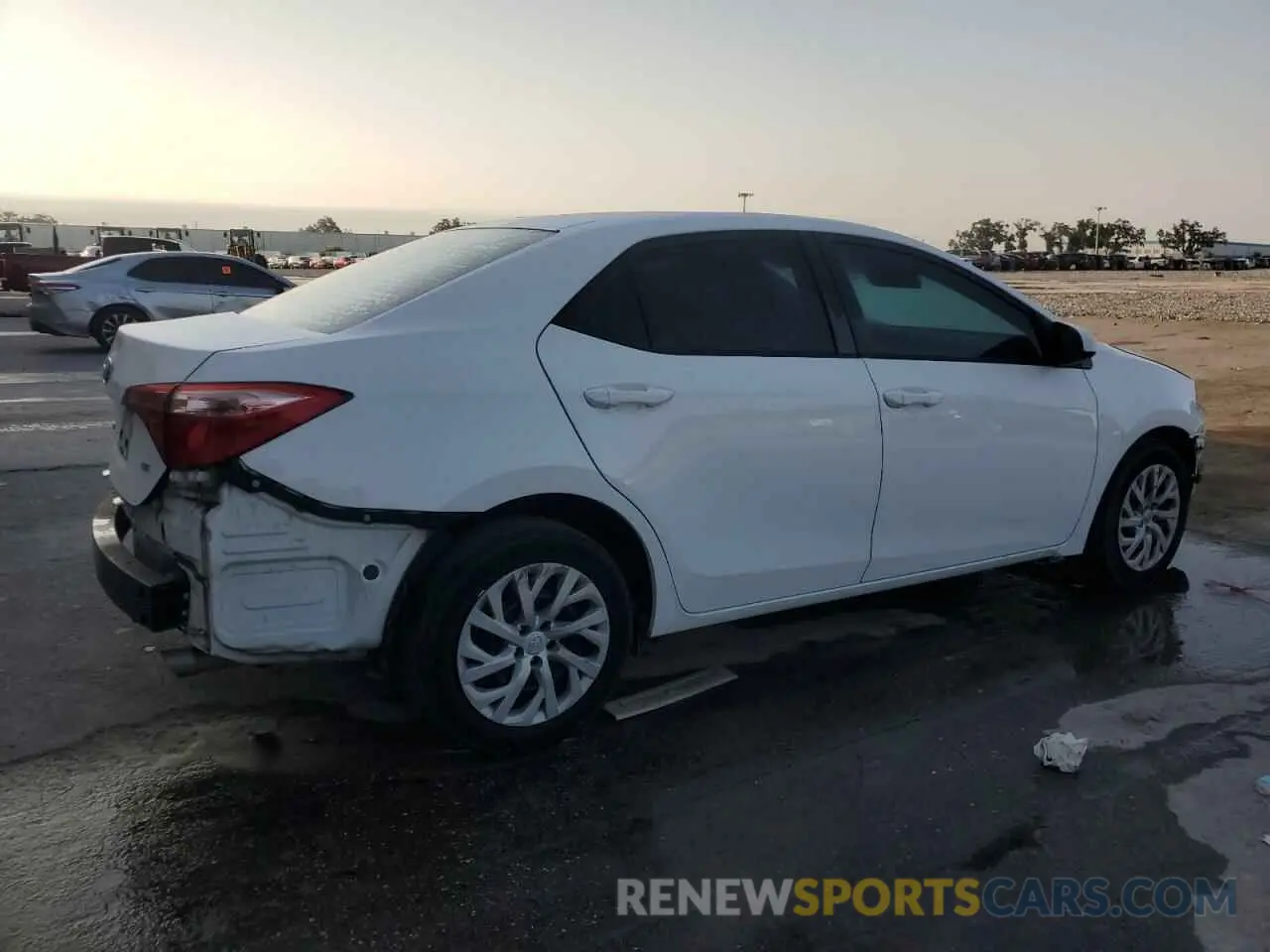 3 Photograph of a damaged car 2T1BURHE9KC182873 TOYOTA COROLLA 2019