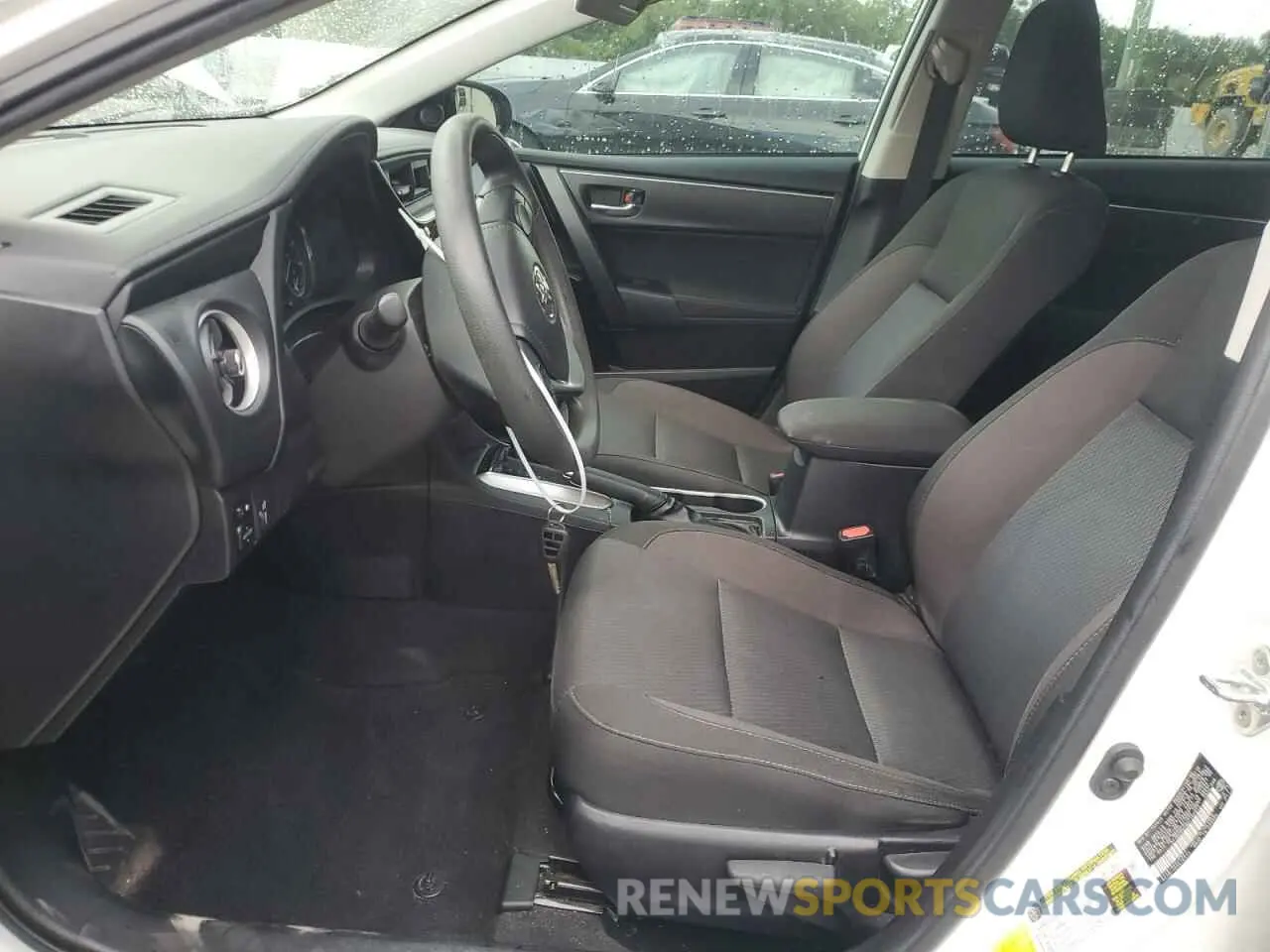 7 Photograph of a damaged car 2T1BURHE9KC182873 TOYOTA COROLLA 2019