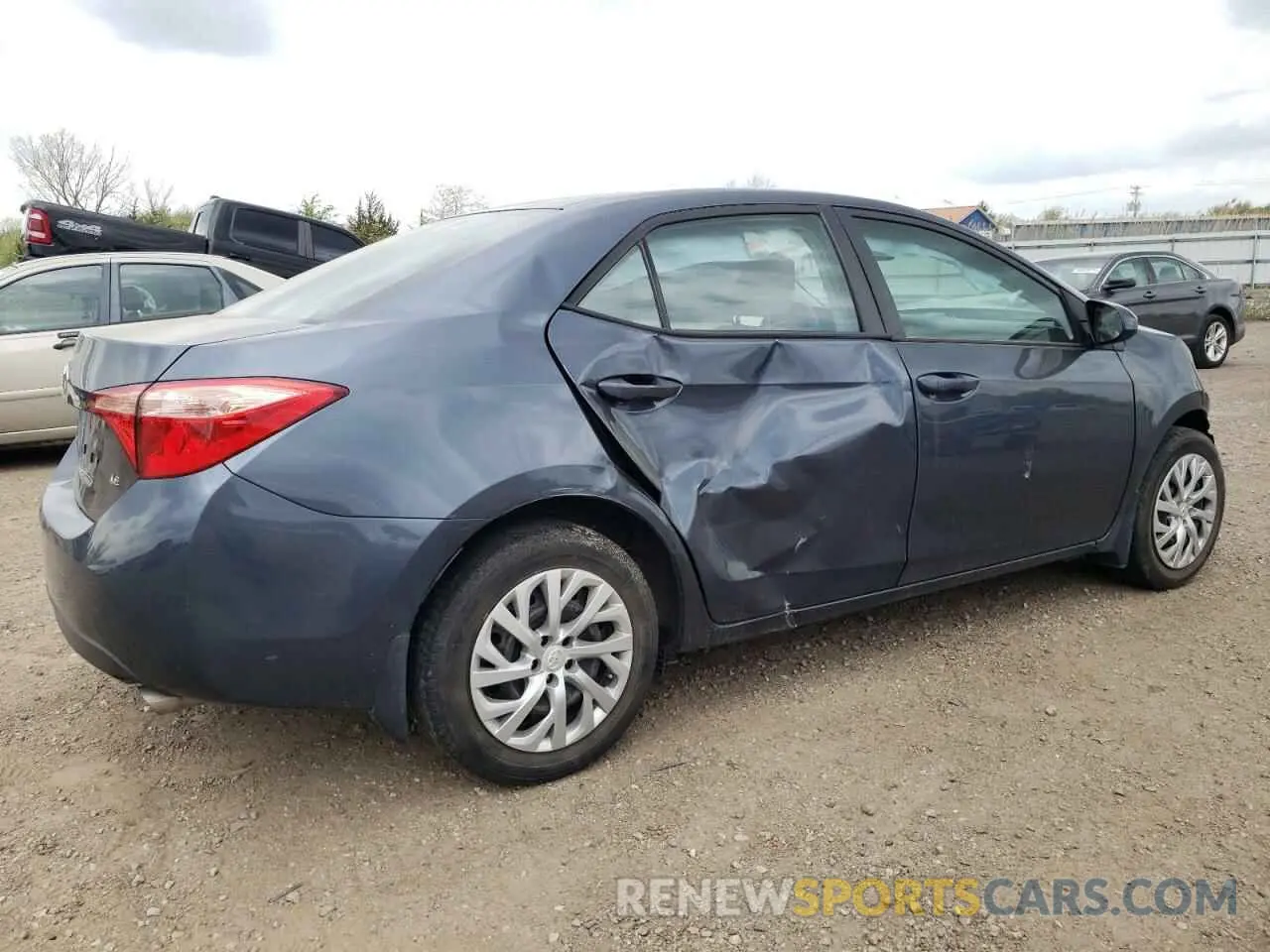 3 Photograph of a damaged car 2T1BURHE9KC184543 TOYOTA COROLLA 2019