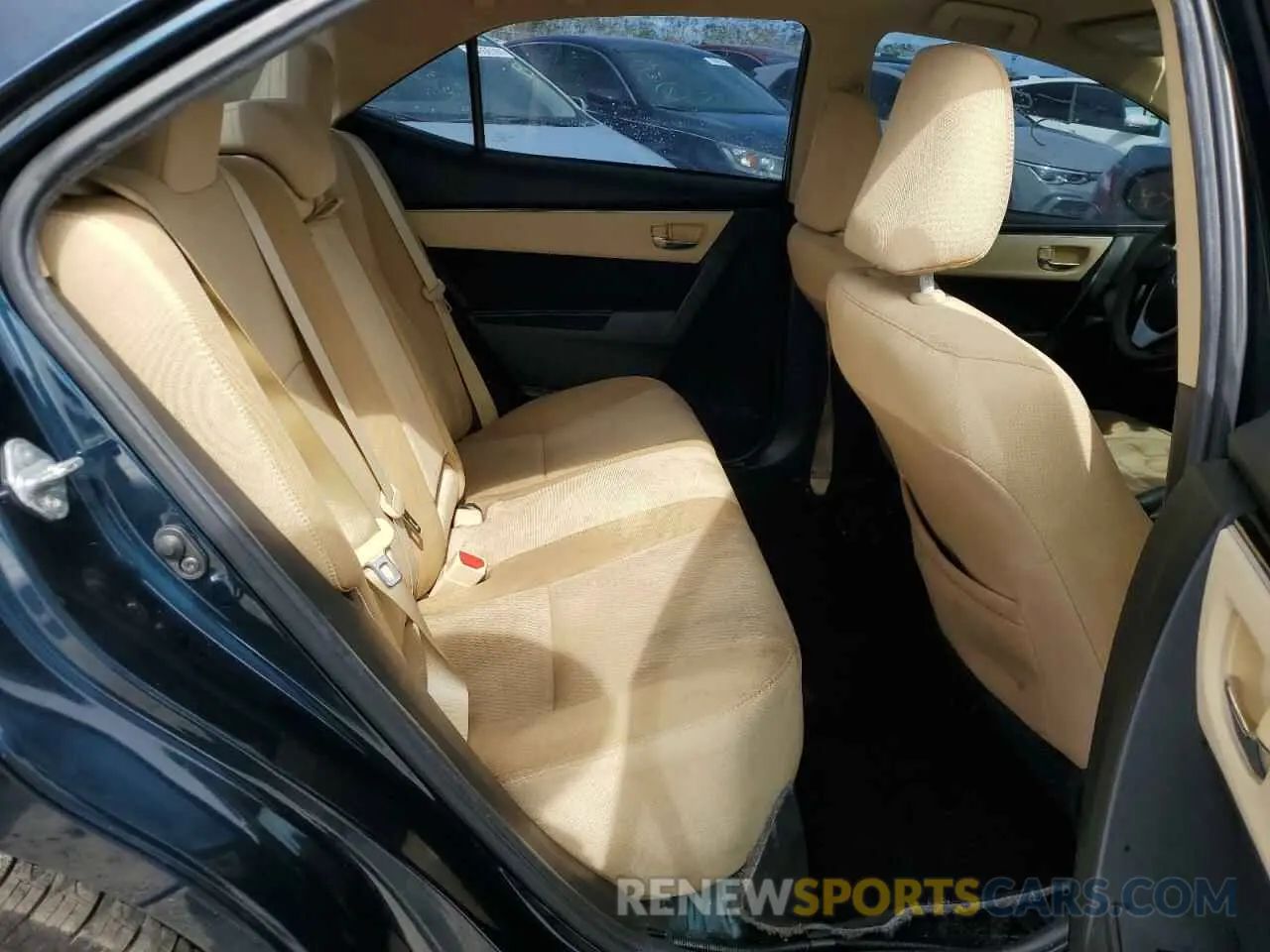 10 Photograph of a damaged car 2T1BURHE9KC189418 TOYOTA COROLLA 2019