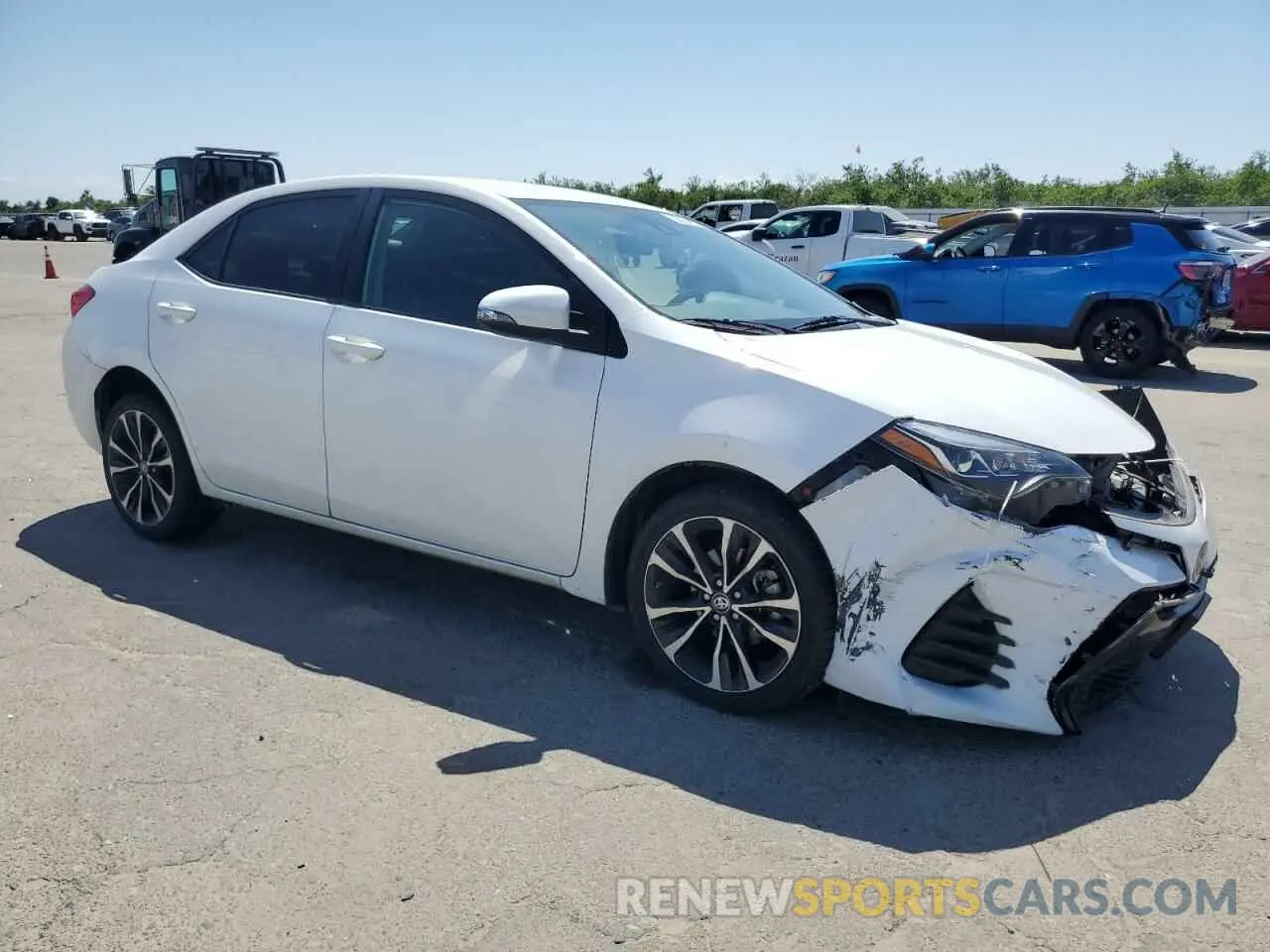 4 Photograph of a damaged car 2T1BURHE9KC196305 TOYOTA COROLLA 2019