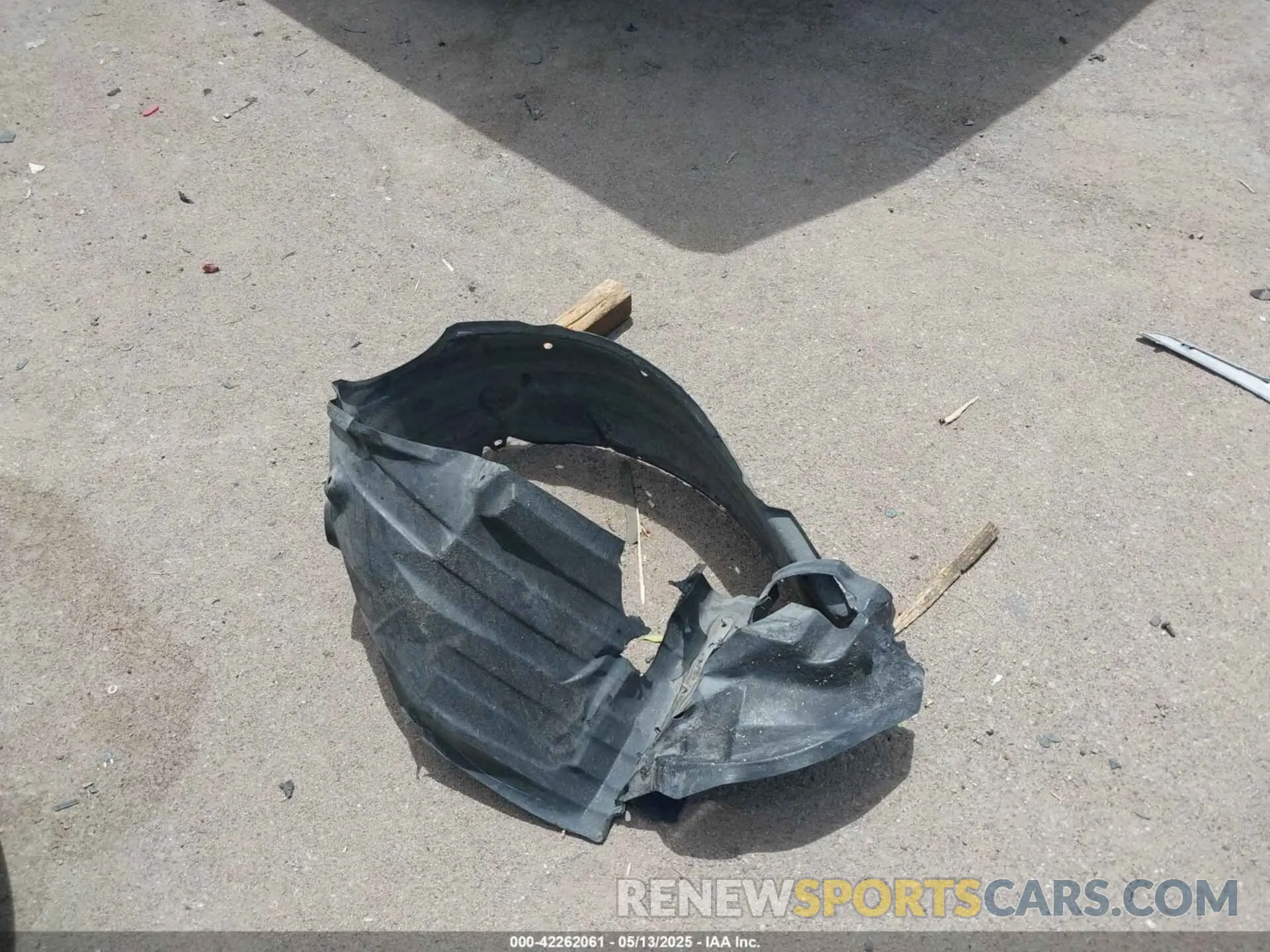 12 Photograph of a damaged car 2T1BURHE9KC197924 TOYOTA COROLLA 2019