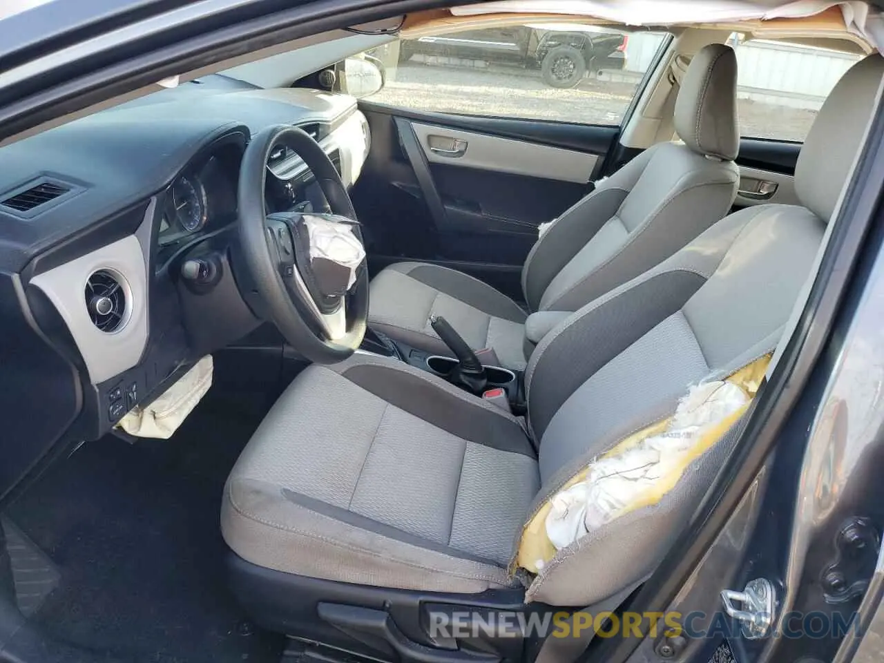 7 Photograph of a damaged car 2T1BURHE9KC198023 TOYOTA COROLLA 2019
