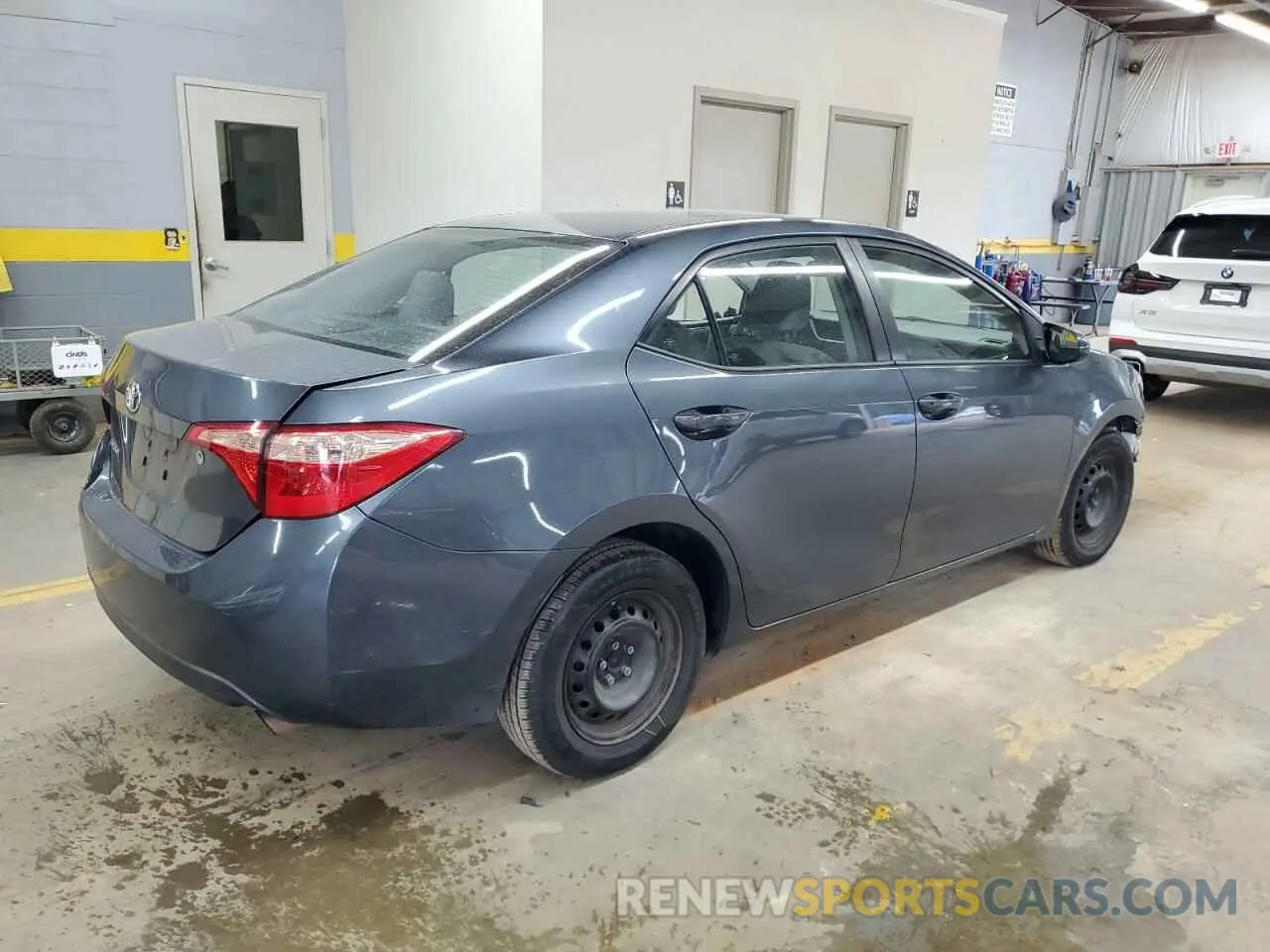 3 Photograph of a damaged car 2T1BURHE9KC201227 TOYOTA COROLLA 2019