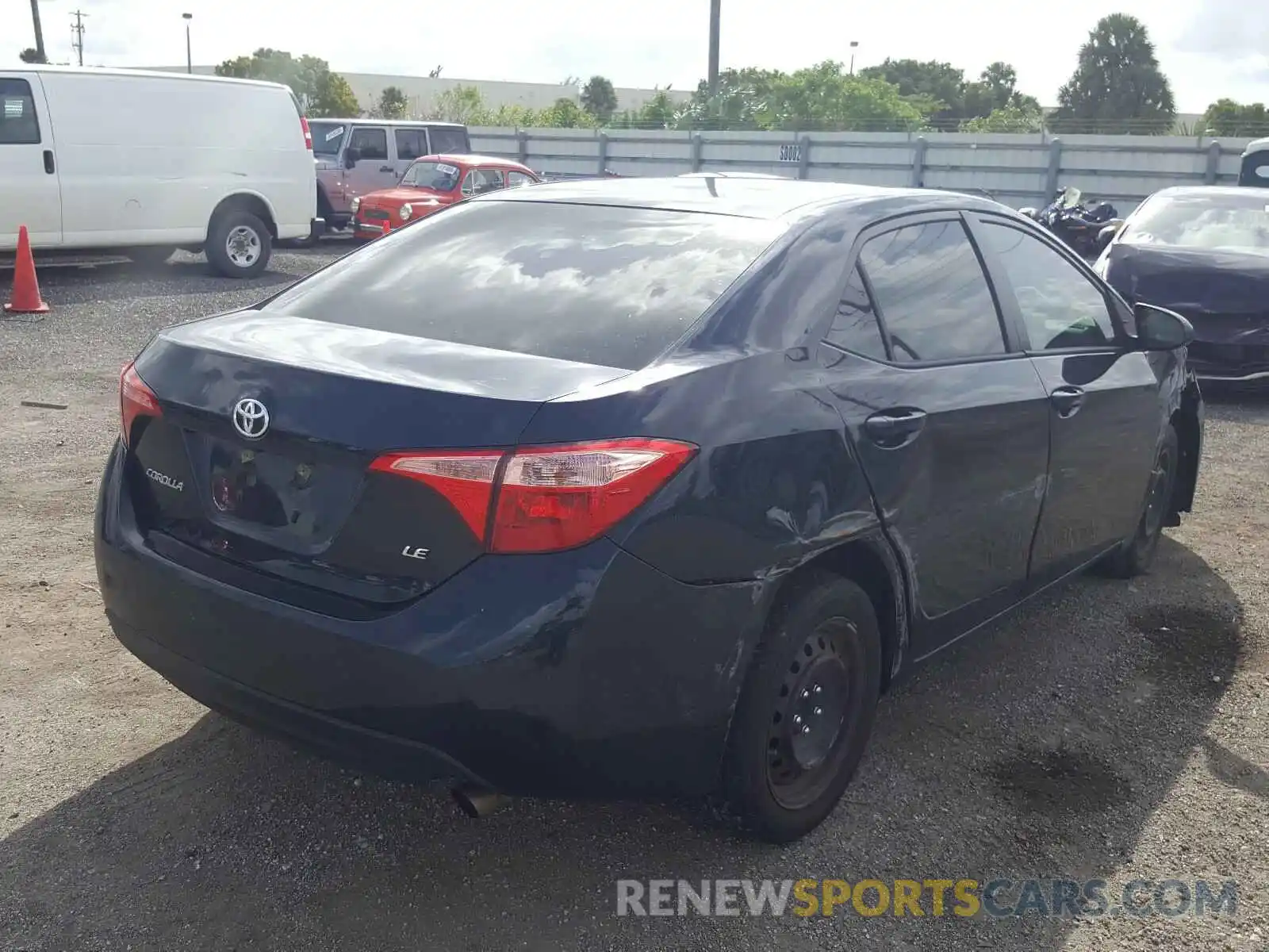 4 Photograph of a damaged car 2T1BURHE9KC205696 TOYOTA COROLLA 2019