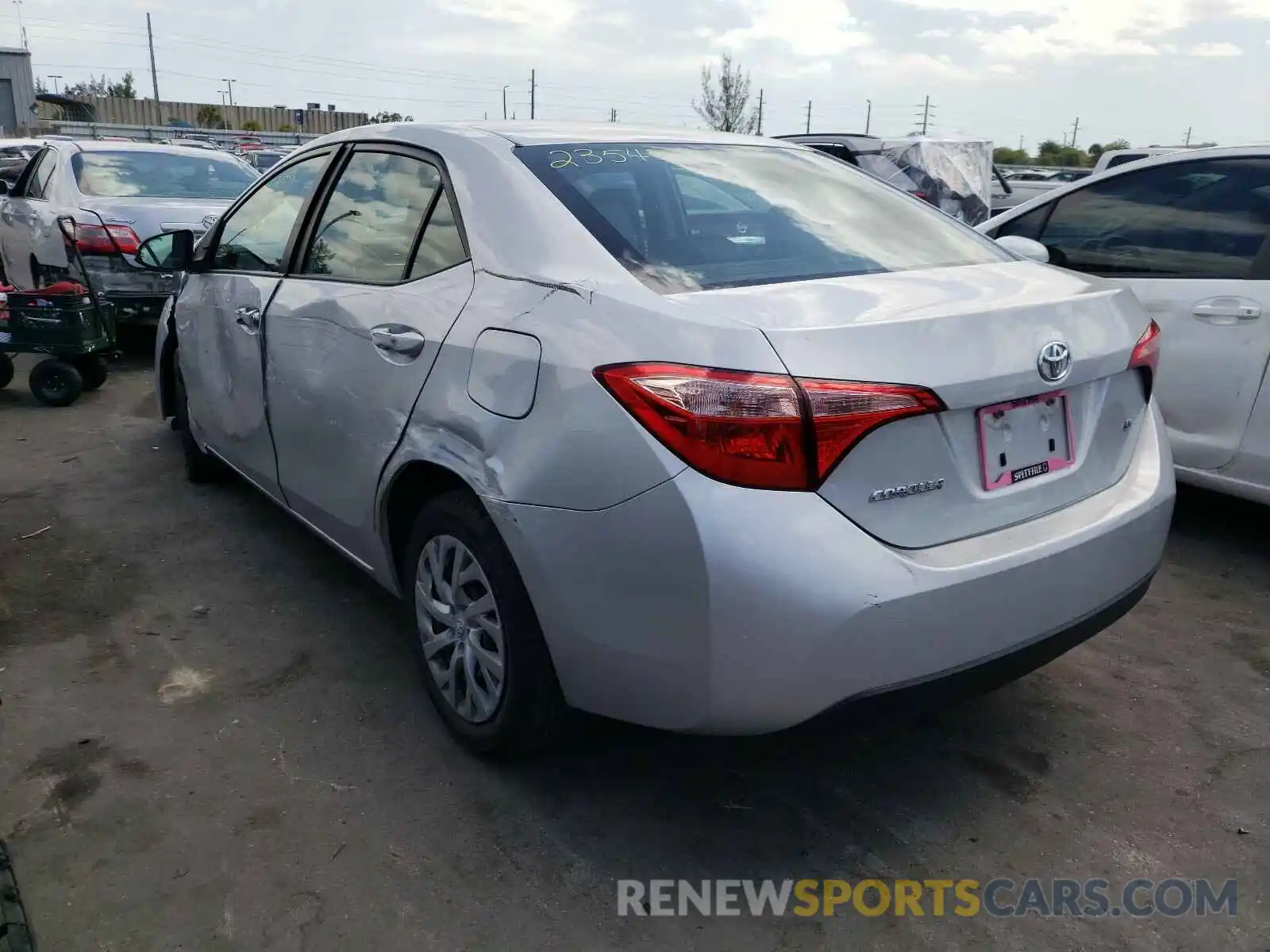 3 Photograph of a damaged car 2T1BURHE9KC206539 TOYOTA COROLLA 2019