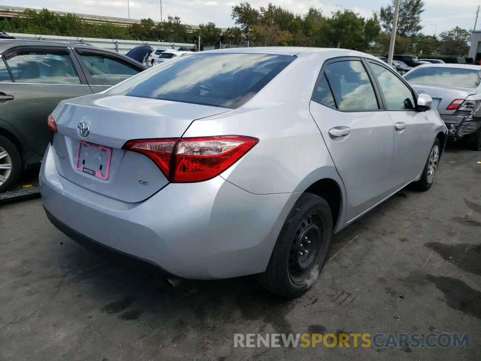 4 Photograph of a damaged car 2T1BURHE9KC206539 TOYOTA COROLLA 2019