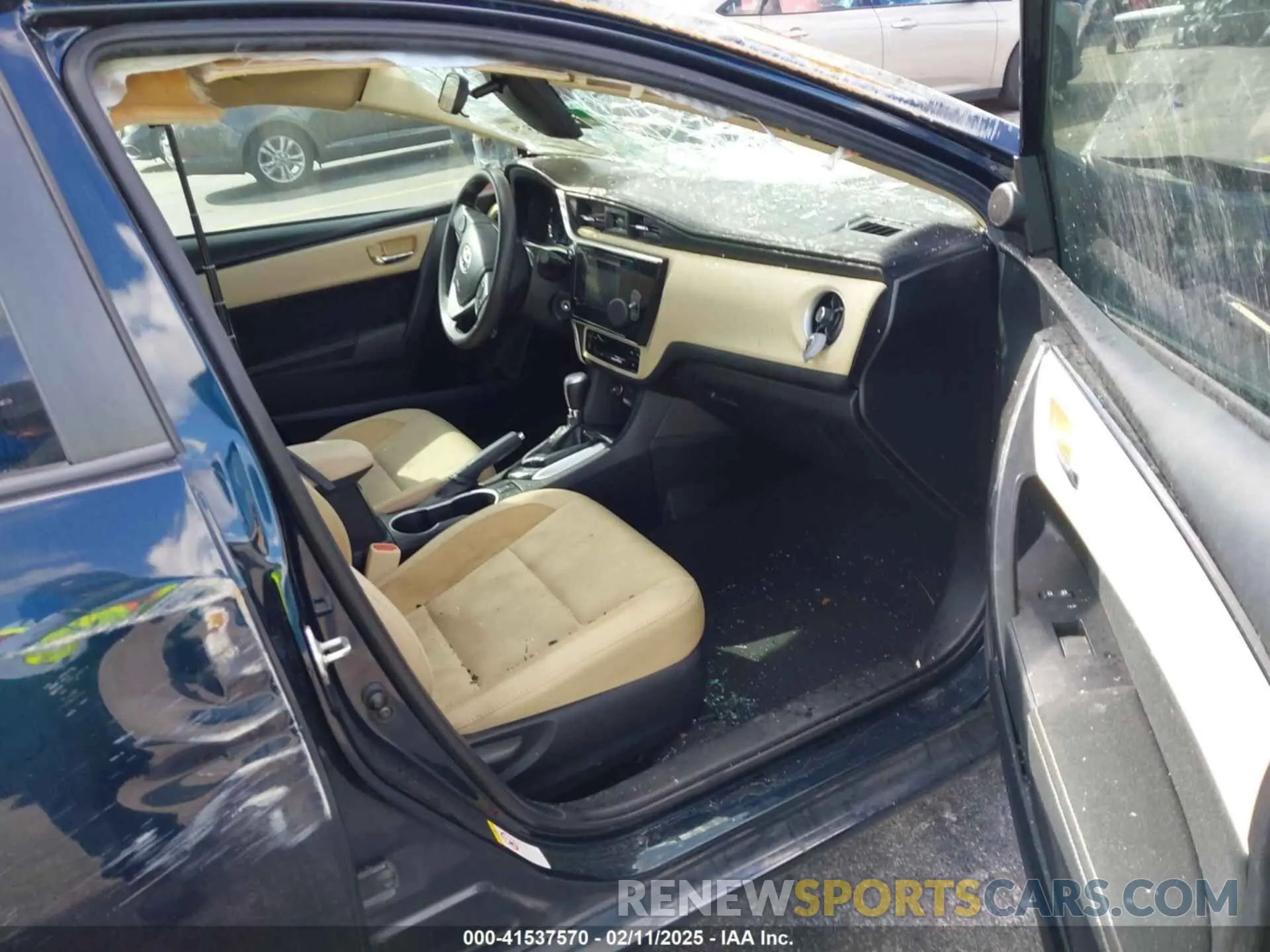 5 Photograph of a damaged car 2T1BURHE9KC212115 TOYOTA COROLLA 2019