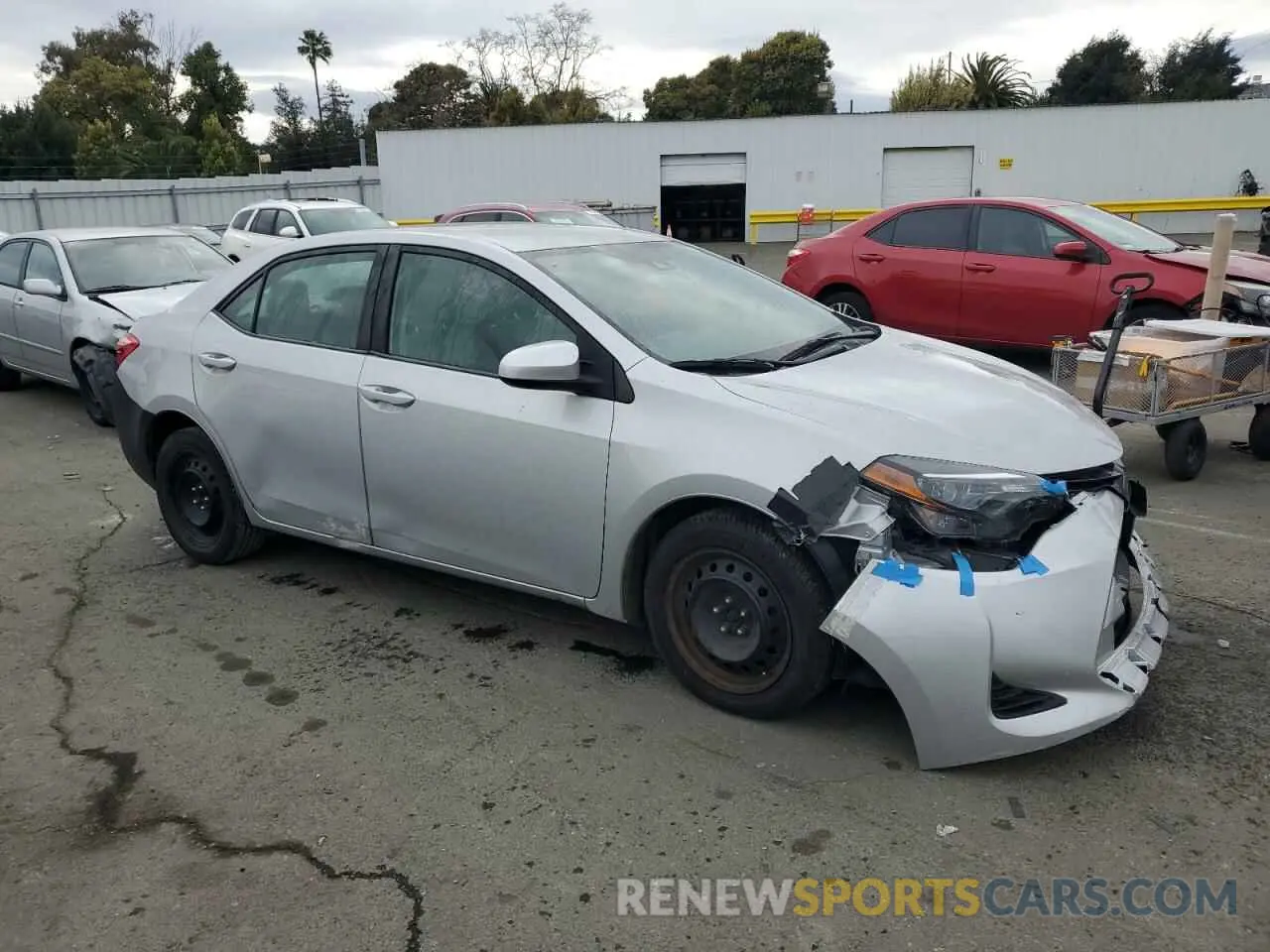 4 Photograph of a damaged car 2T1BURHE9KC213720 TOYOTA COROLLA 2019