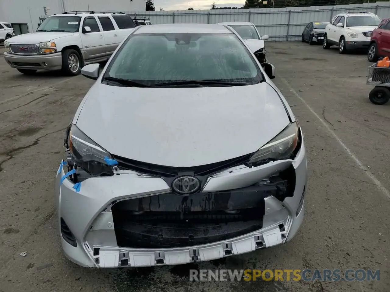 5 Photograph of a damaged car 2T1BURHE9KC213720 TOYOTA COROLLA 2019