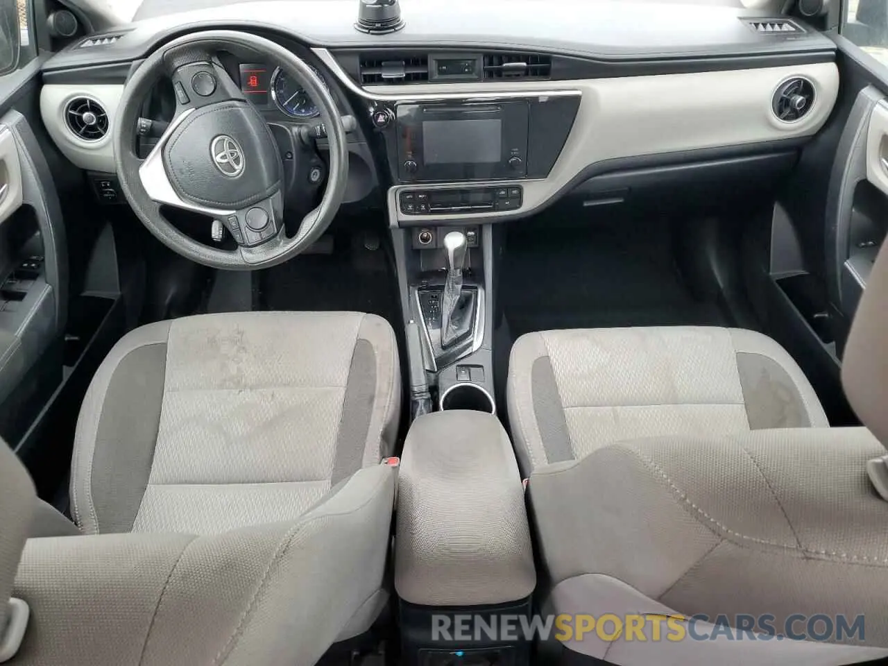 8 Photograph of a damaged car 2T1BURHE9KC213720 TOYOTA COROLLA 2019