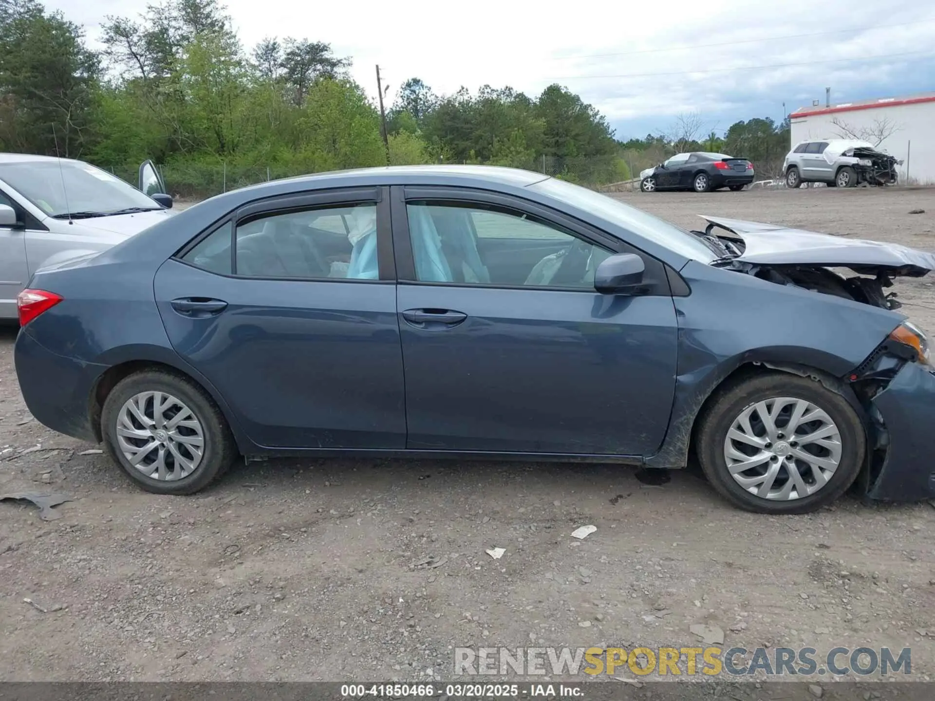 13 Photograph of a damaged car 2T1BURHE9KC217122 TOYOTA COROLLA 2019