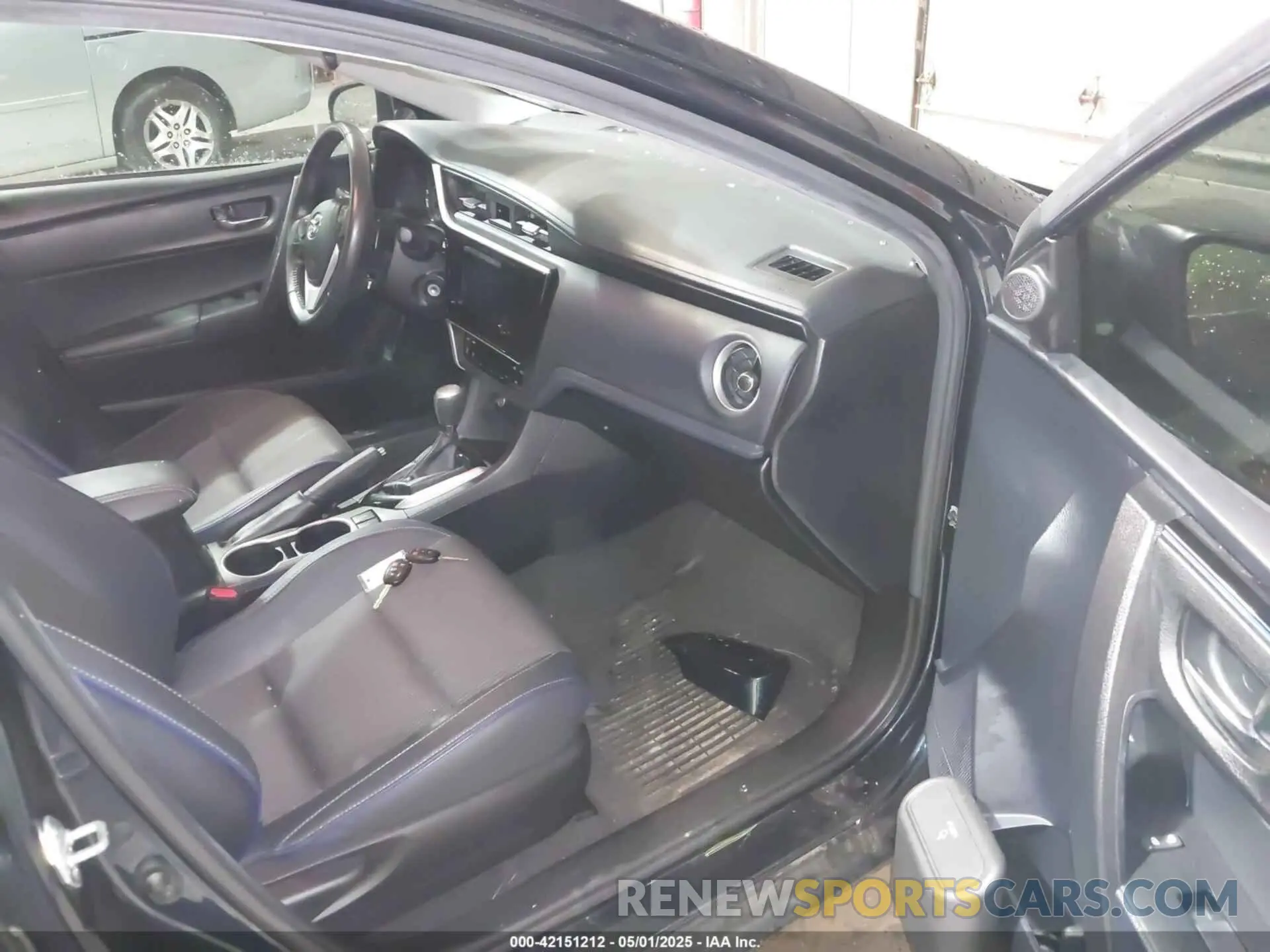 5 Photograph of a damaged car 2T1BURHE9KC217329 TOYOTA COROLLA 2019