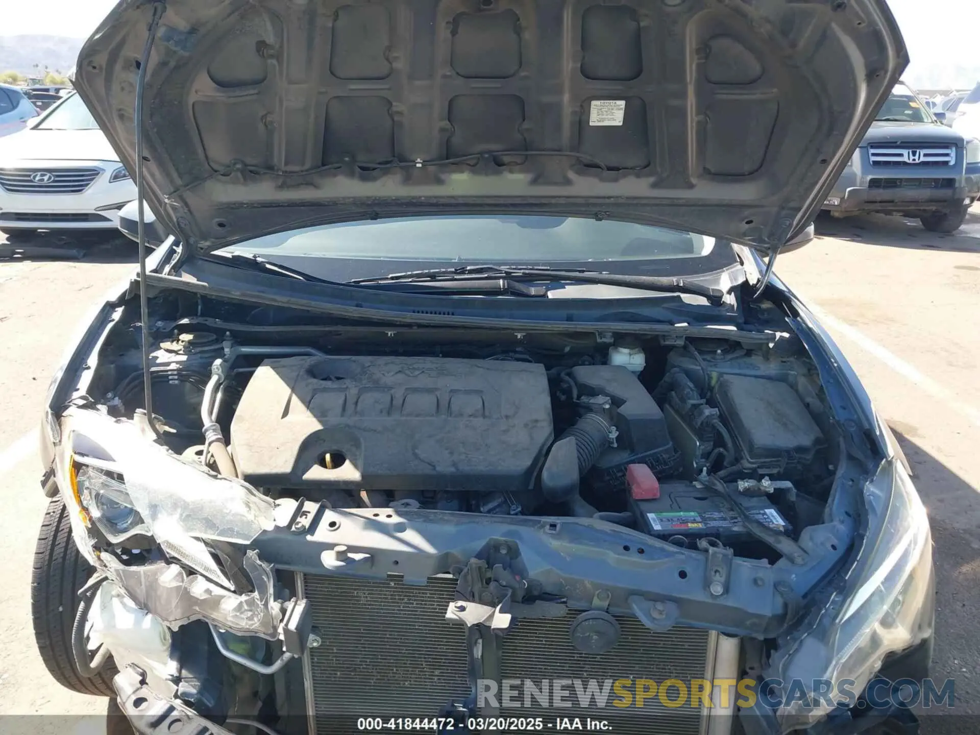 10 Photograph of a damaged car 2T1BURHE9KC217993 TOYOTA COROLLA 2019