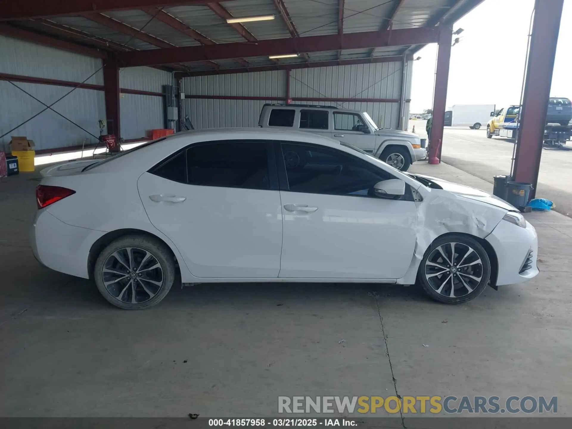 13 Photograph of a damaged car 2T1BURHE9KC218741 TOYOTA COROLLA 2019