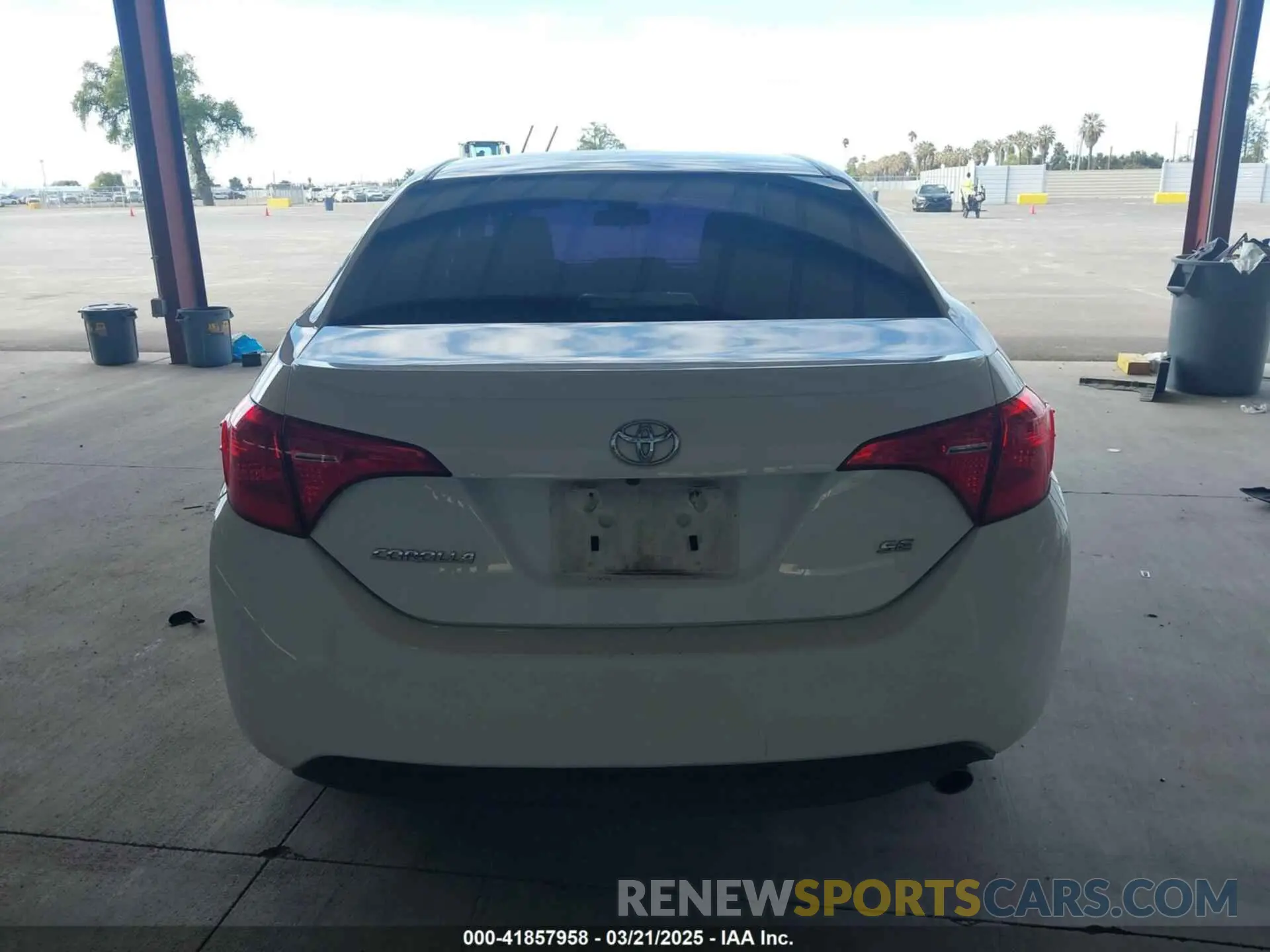 16 Photograph of a damaged car 2T1BURHE9KC218741 TOYOTA COROLLA 2019