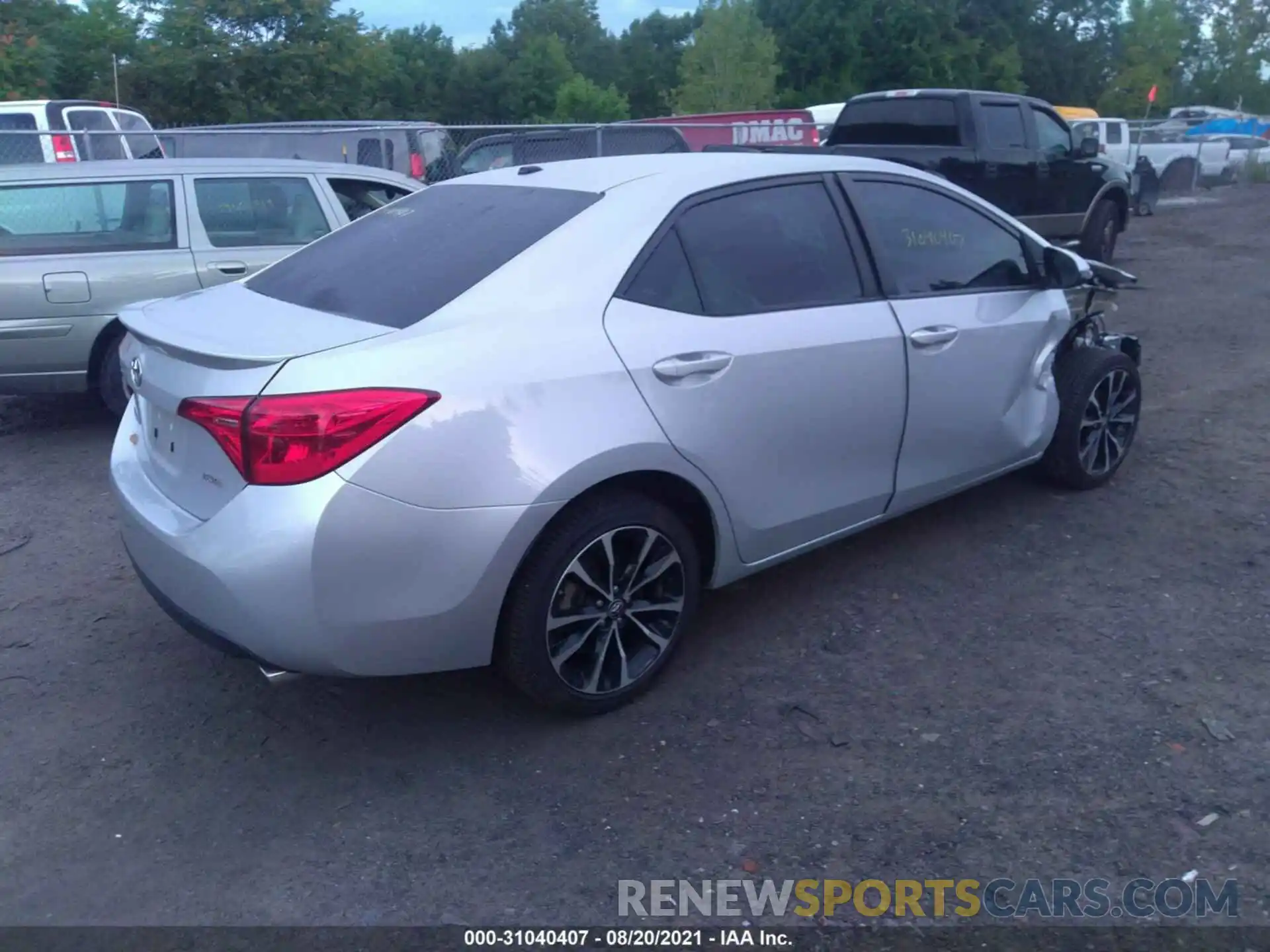 4 Photograph of a damaged car 2T1BURHE9KC218898 TOYOTA COROLLA 2019