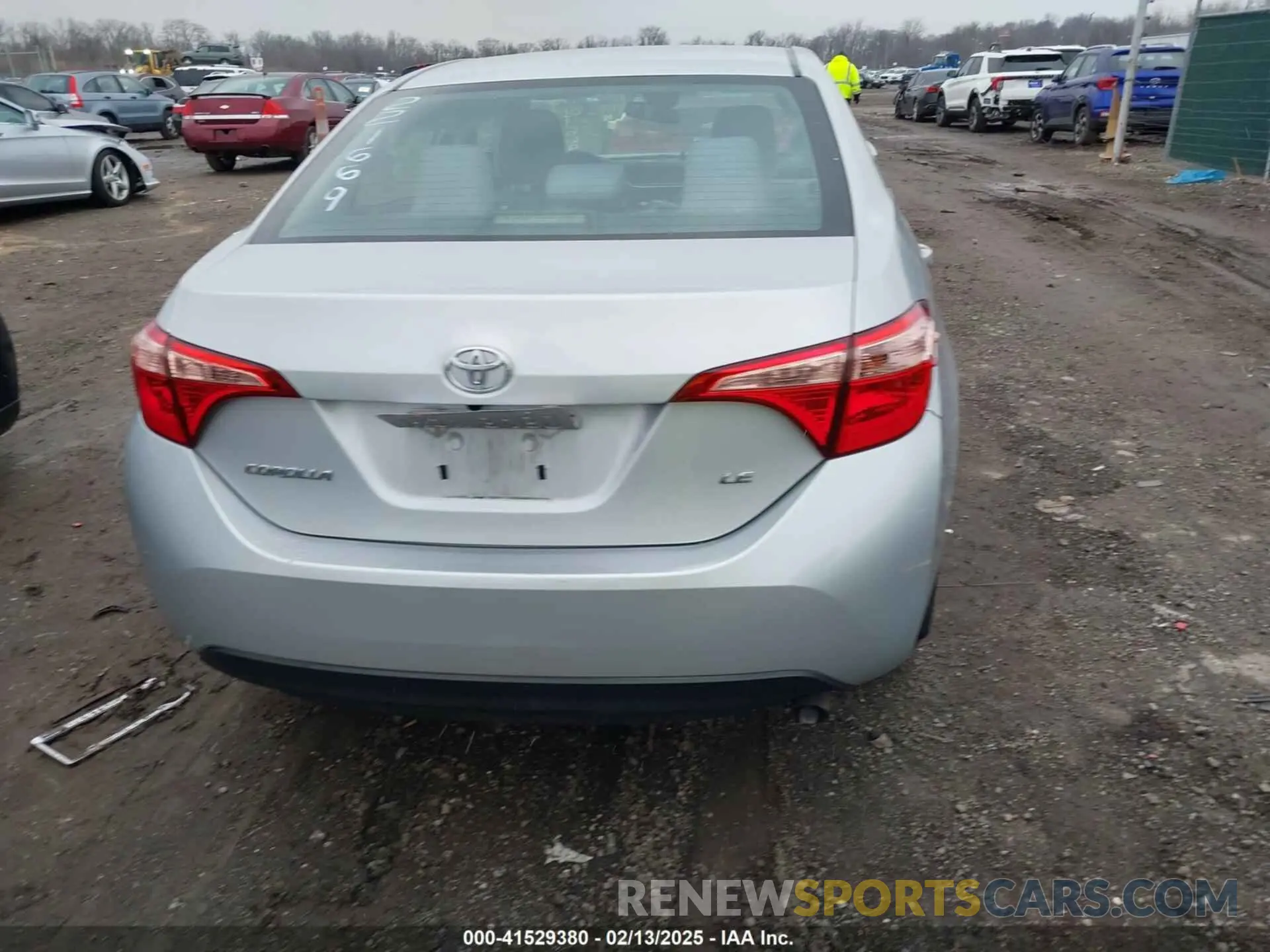 16 Photograph of a damaged car 2T1BURHE9KC221669 TOYOTA COROLLA 2019