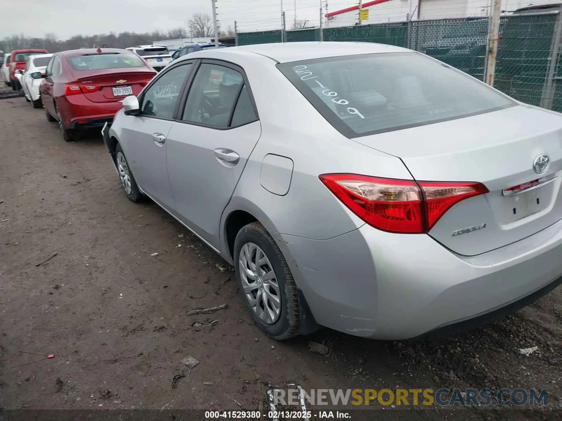 3 Photograph of a damaged car 2T1BURHE9KC221669 TOYOTA COROLLA 2019