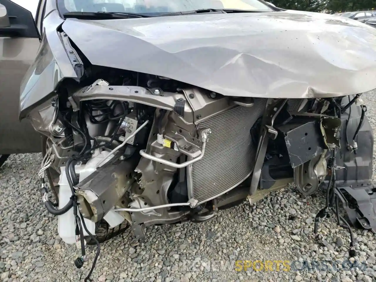 9 Photograph of a damaged car 2T1BURHE9KC222465 TOYOTA COROLLA 2019