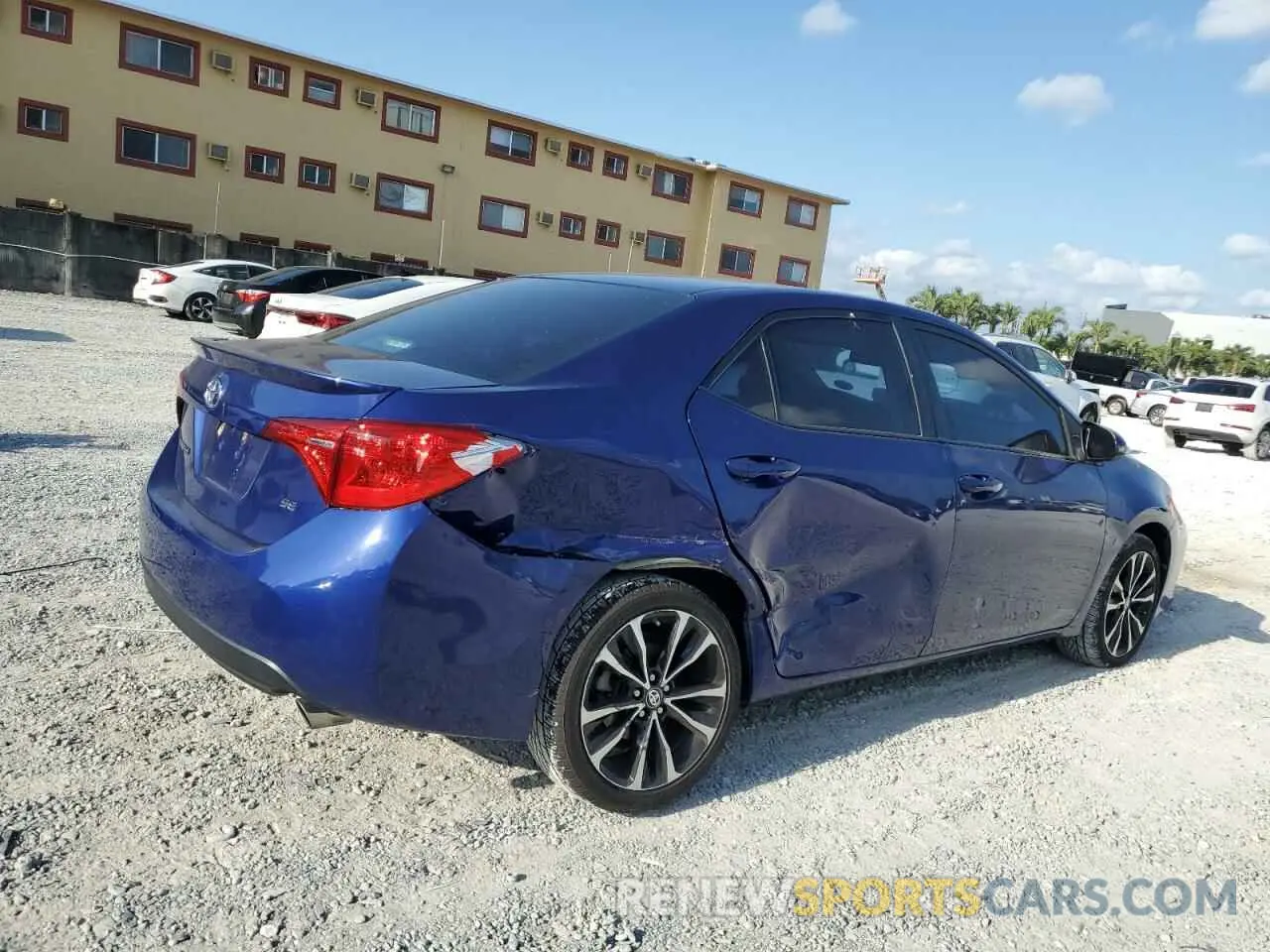 3 Photograph of a damaged car 2T1BURHE9KC223390 TOYOTA COROLLA 2019