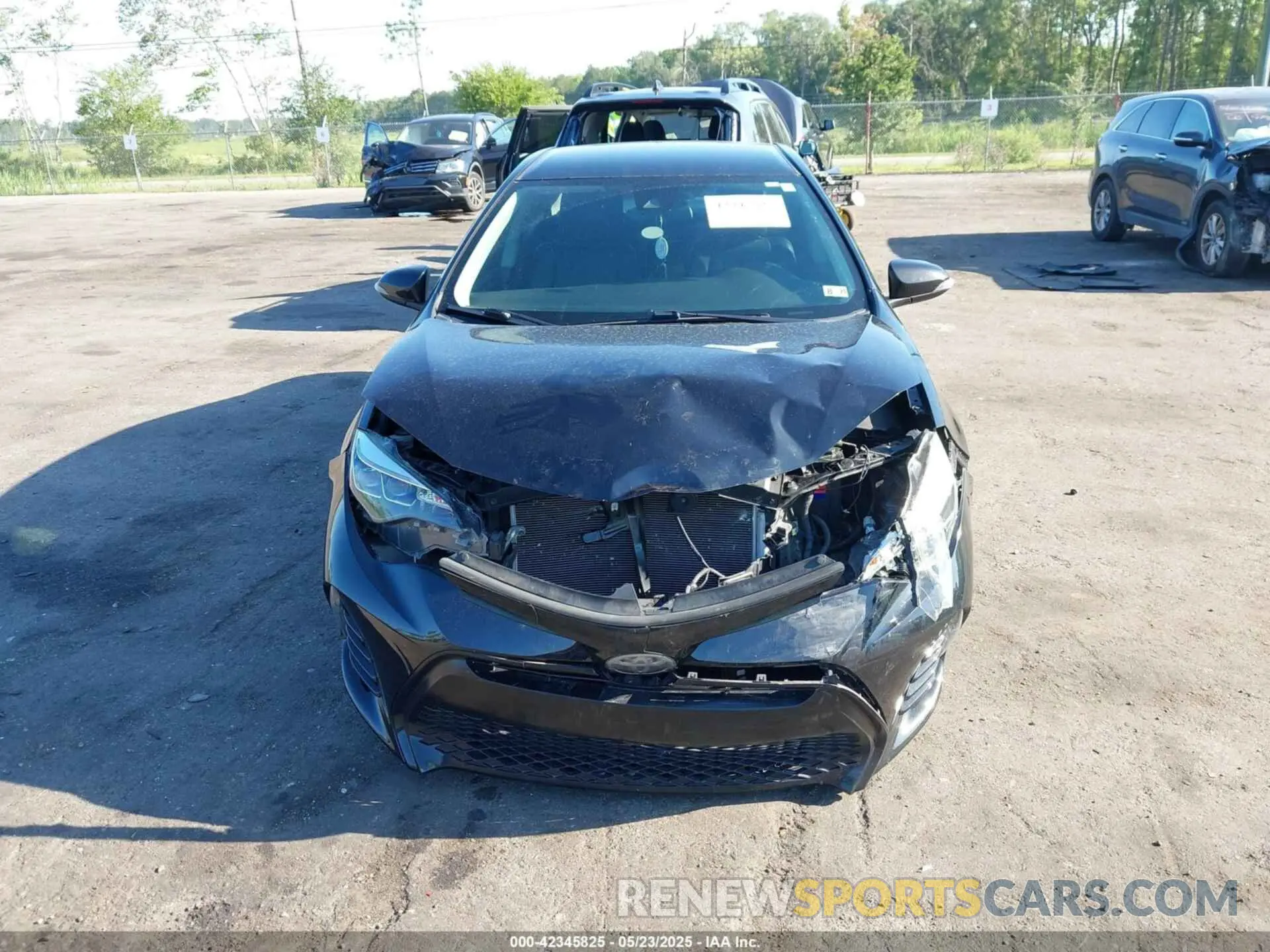 12 Photograph of a damaged car 2T1BURHE9KC226001 TOYOTA COROLLA 2019