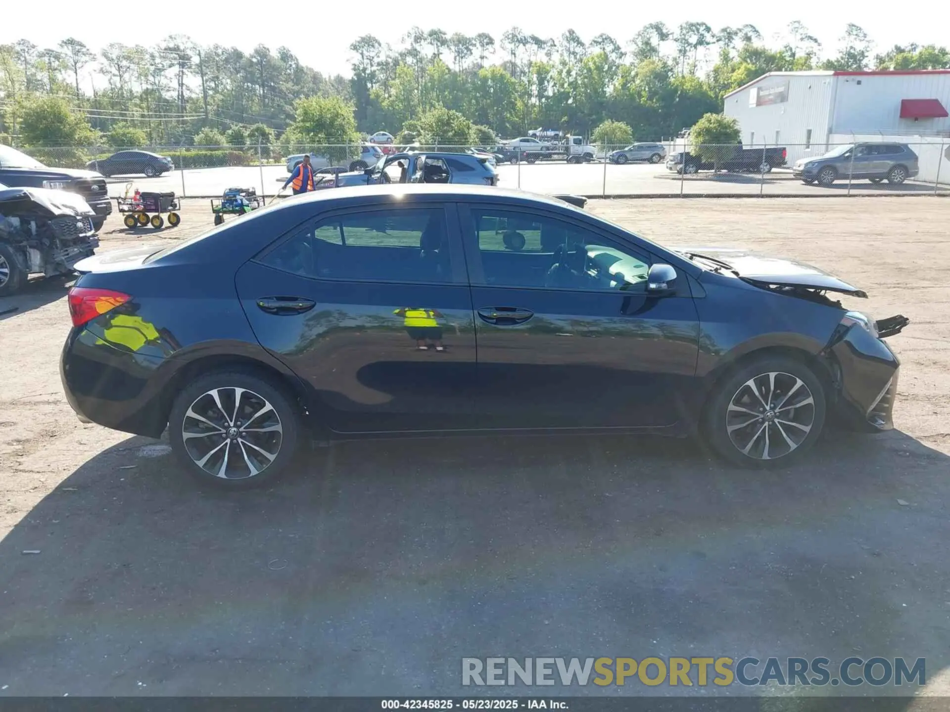 13 Photograph of a damaged car 2T1BURHE9KC226001 TOYOTA COROLLA 2019