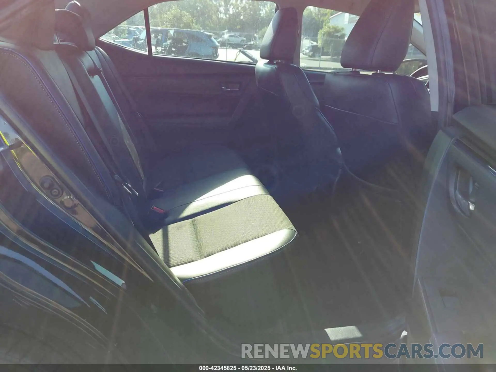 8 Photograph of a damaged car 2T1BURHE9KC226001 TOYOTA COROLLA 2019