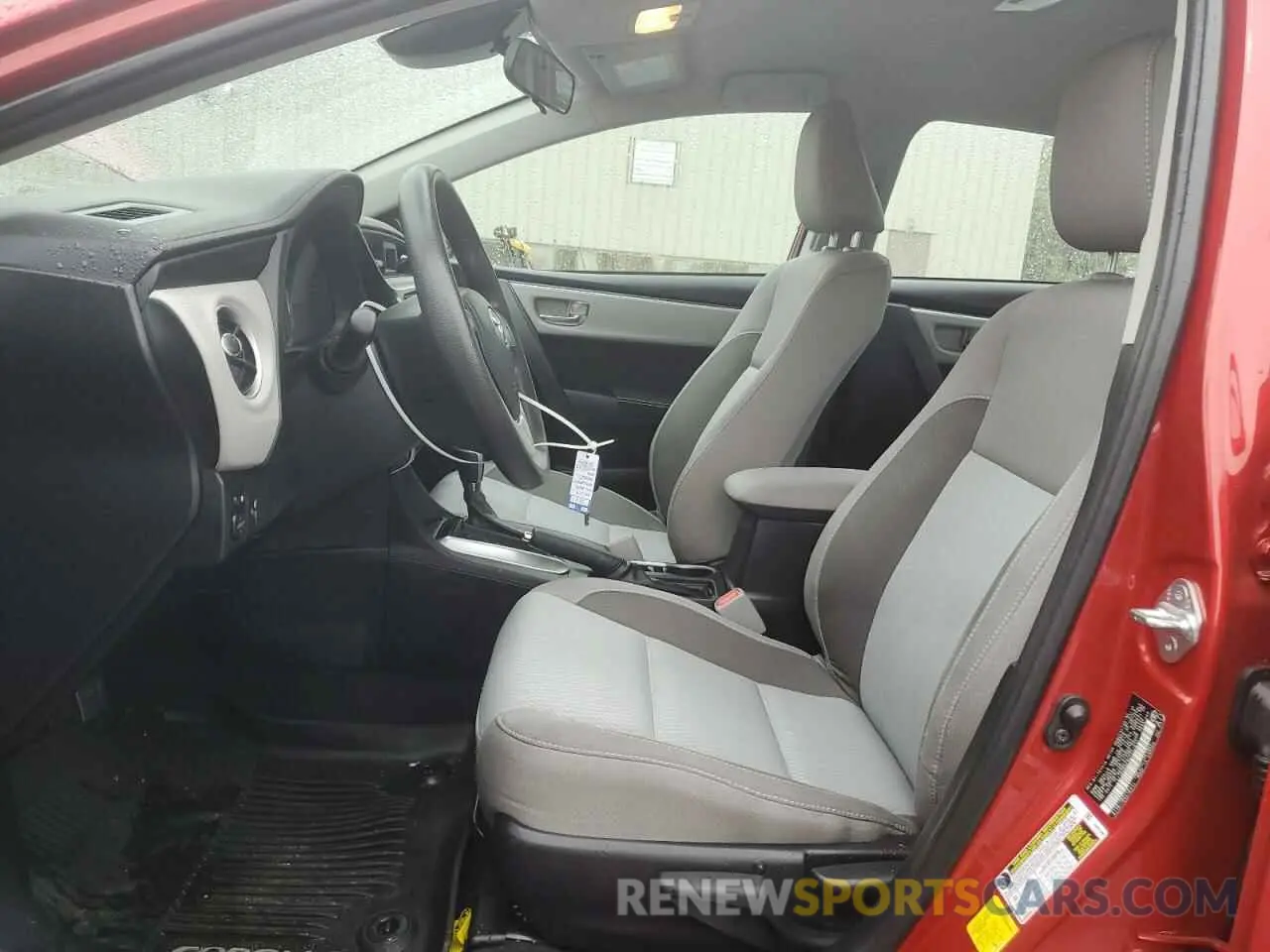 7 Photograph of a damaged car 2T1BURHE9KC227813 TOYOTA COROLLA 2019