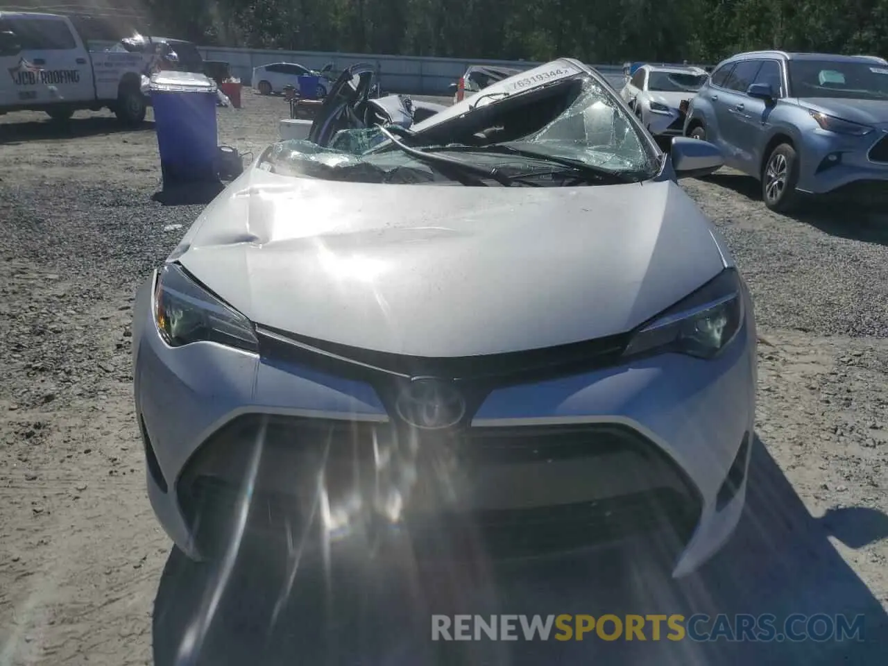 5 Photograph of a damaged car 2T1BURHE9KC228072 TOYOTA COROLLA 2019
