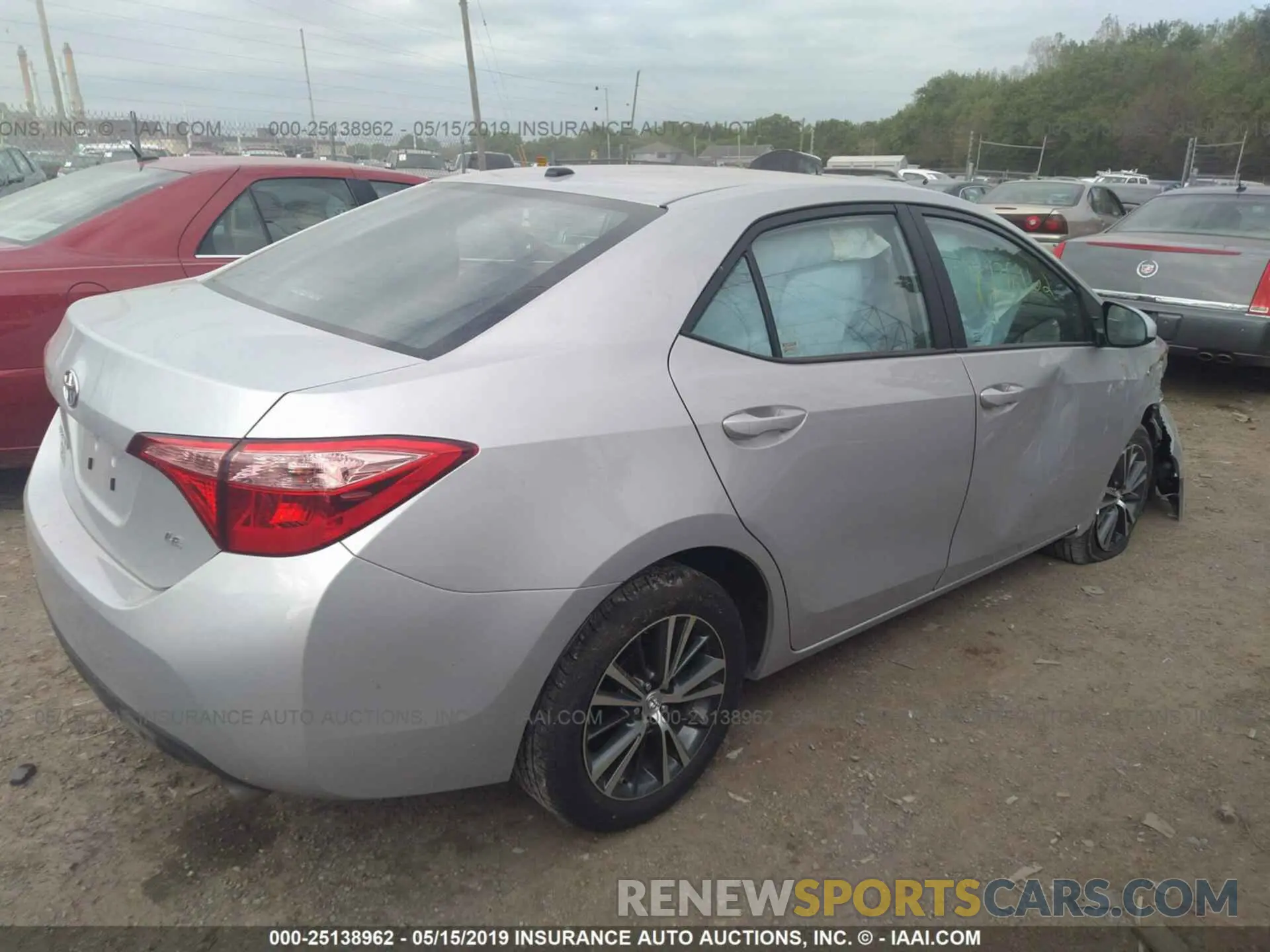 4 Photograph of a damaged car 2T1BURHE9KC229125 TOYOTA COROLLA 2019
