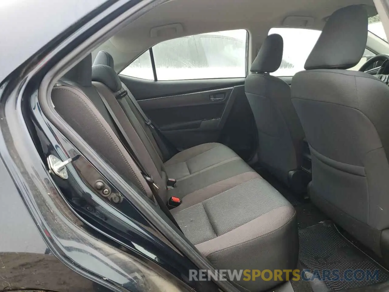 10 Photograph of a damaged car 2T1BURHE9KC237354 TOYOTA COROLLA 2019