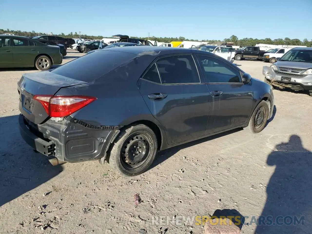 3 Photograph of a damaged car 2T1BURHE9KC237743 TOYOTA COROLLA 2019