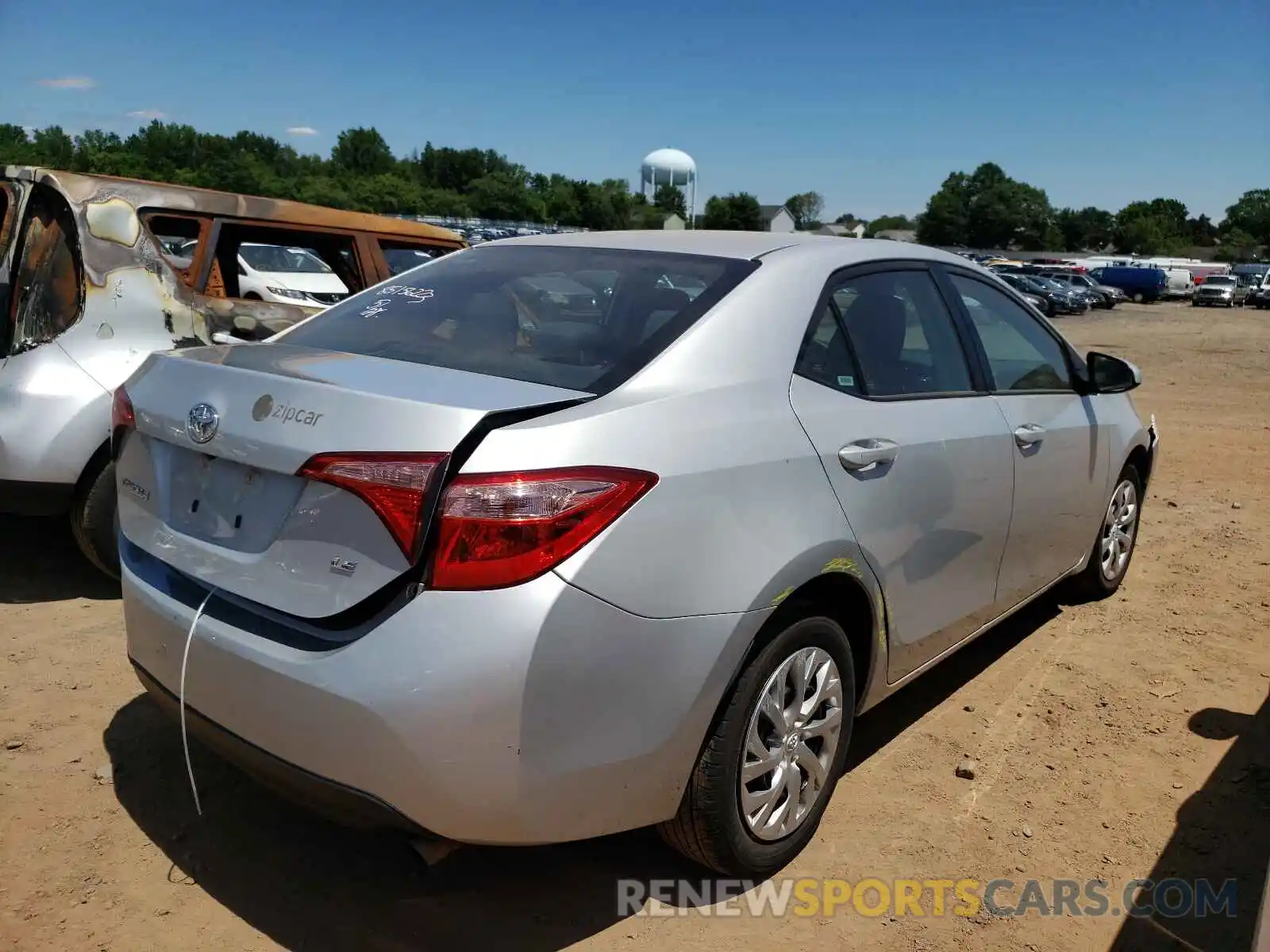 4 Photograph of a damaged car 2T1BURHE9KC237841 TOYOTA COROLLA 2019