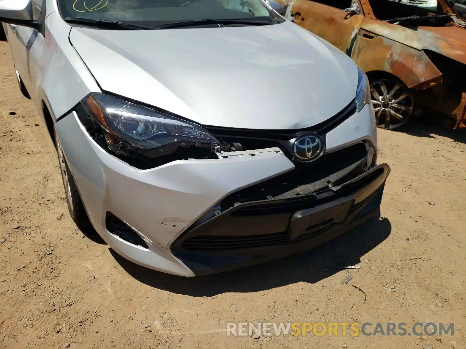 9 Photograph of a damaged car 2T1BURHE9KC237841 TOYOTA COROLLA 2019