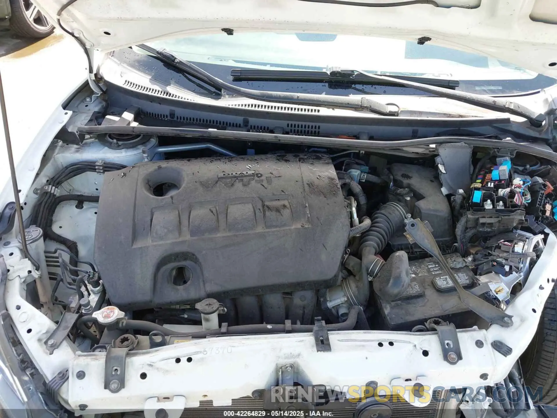 10 Photograph of a damaged car 2T1BURHE9KC239122 TOYOTA COROLLA 2019