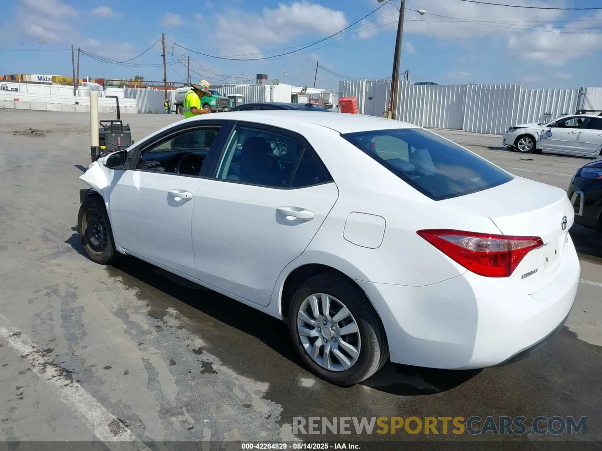 3 Photograph of a damaged car 2T1BURHE9KC239122 TOYOTA COROLLA 2019