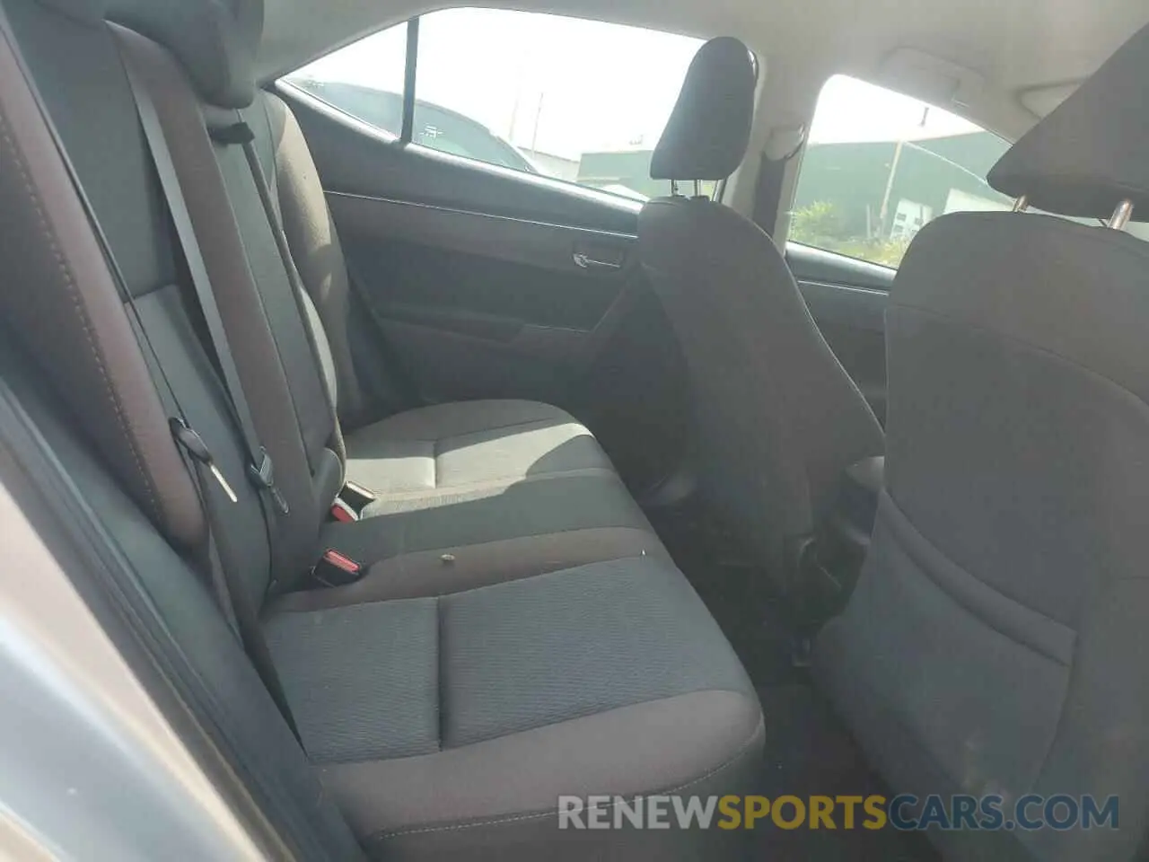 10 Photograph of a damaged car 2T1BURHE9KC239198 TOYOTA COROLLA 2019