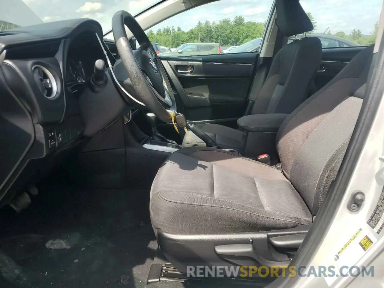 7 Photograph of a damaged car 2T1BURHE9KC239198 TOYOTA COROLLA 2019