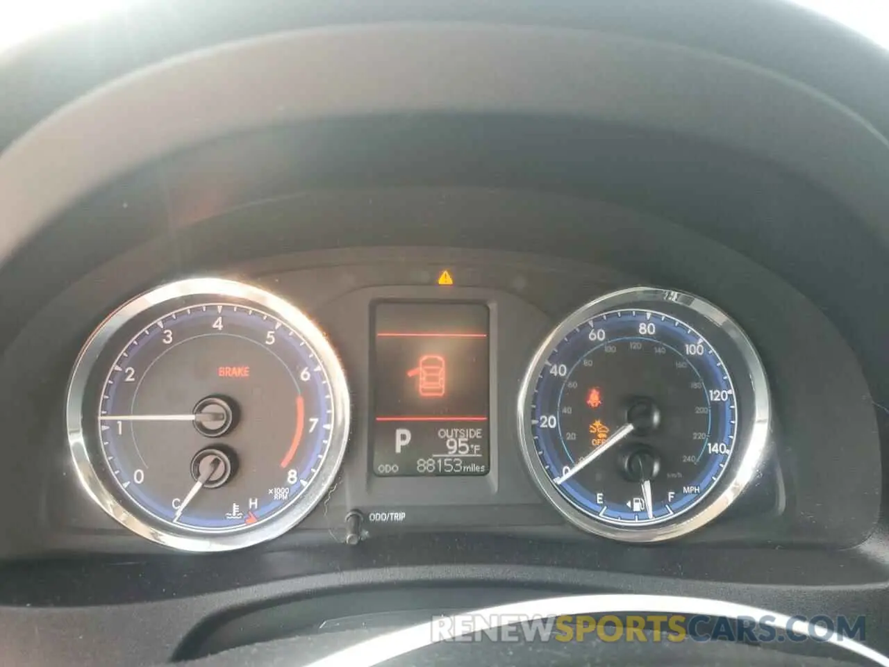 9 Photograph of a damaged car 2T1BURHE9KC239198 TOYOTA COROLLA 2019