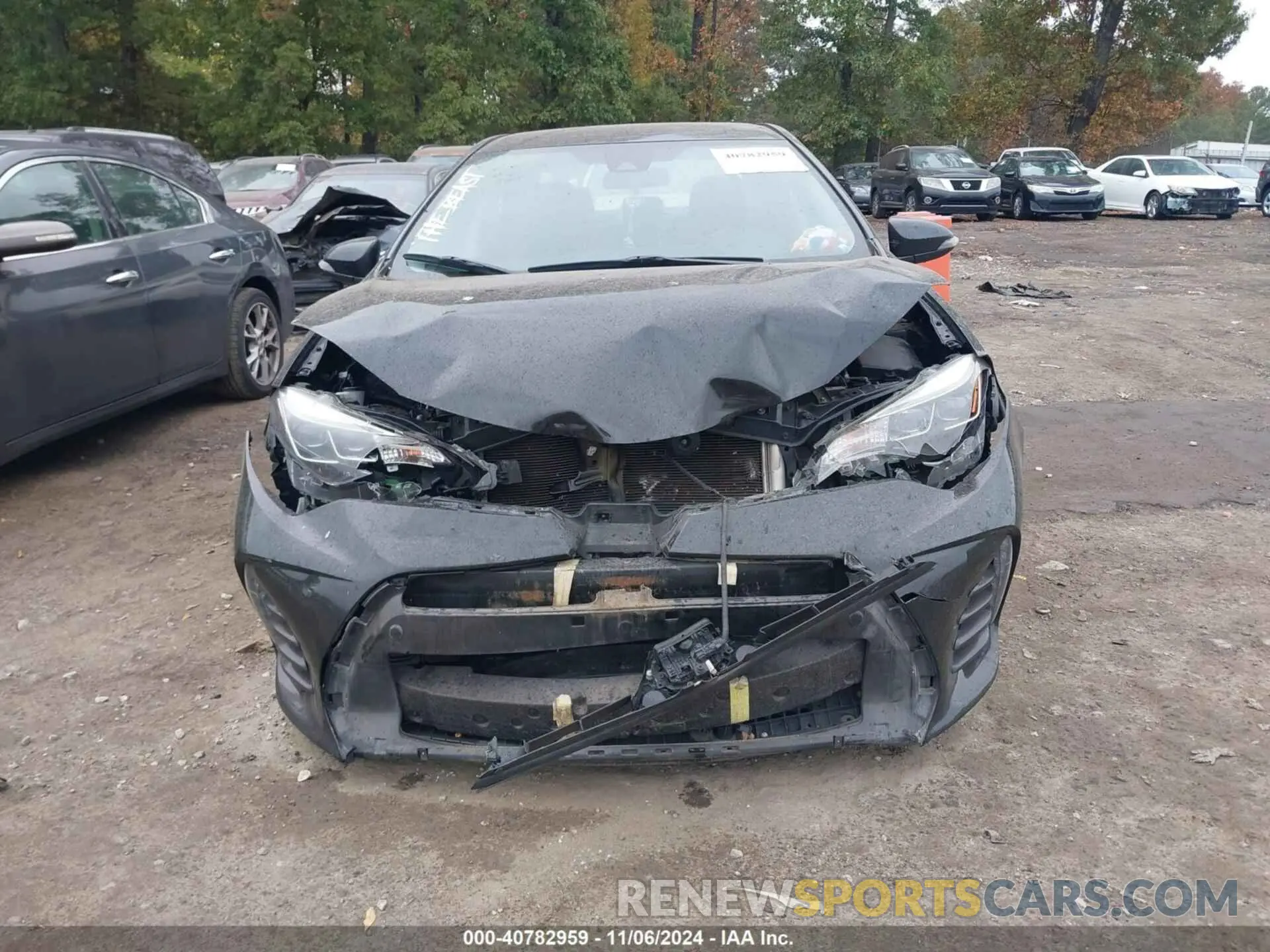 12 Photograph of a damaged car 2T1BURHE9KC240318 TOYOTA COROLLA 2019