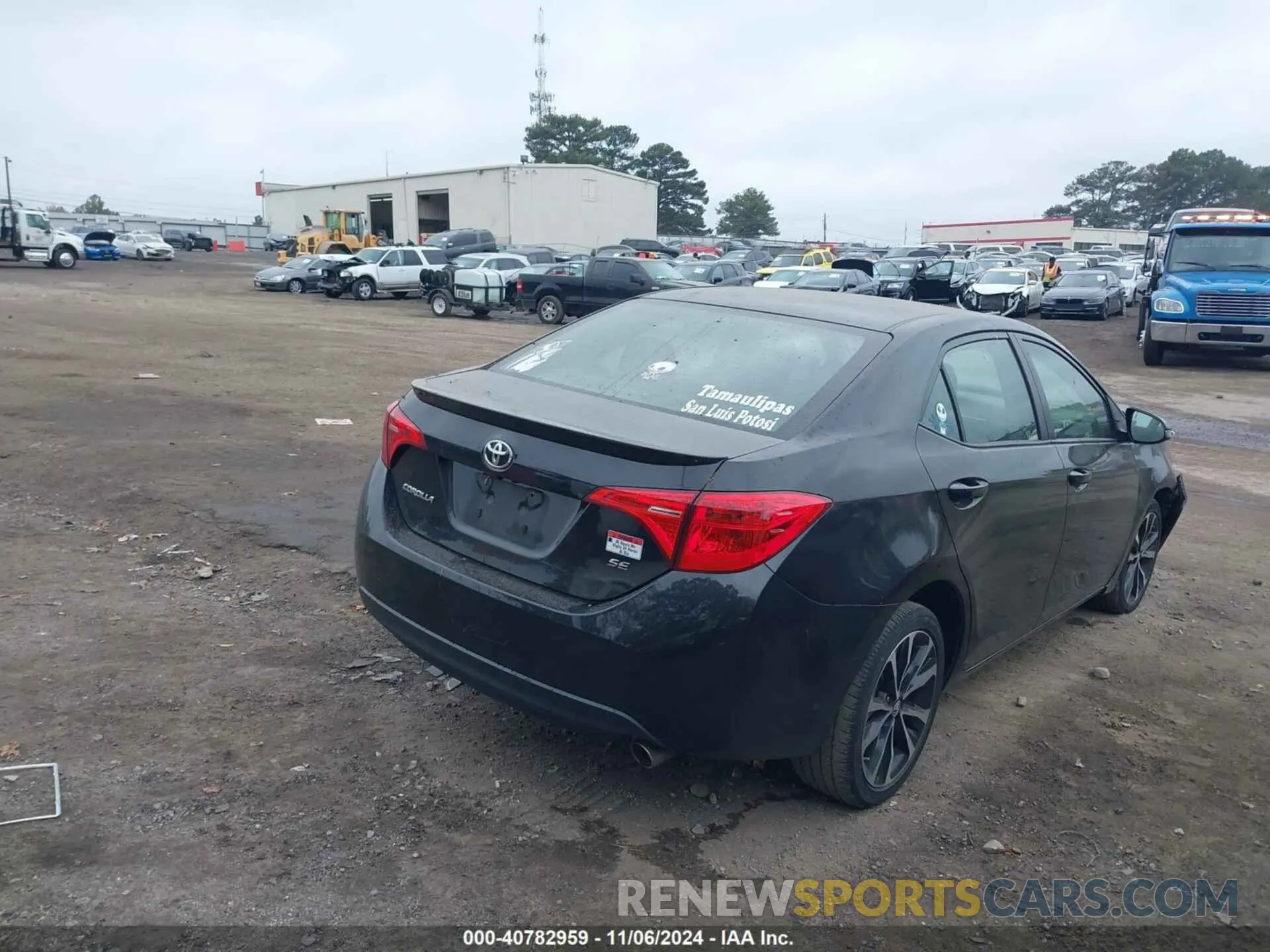 4 Photograph of a damaged car 2T1BURHE9KC240318 TOYOTA COROLLA 2019