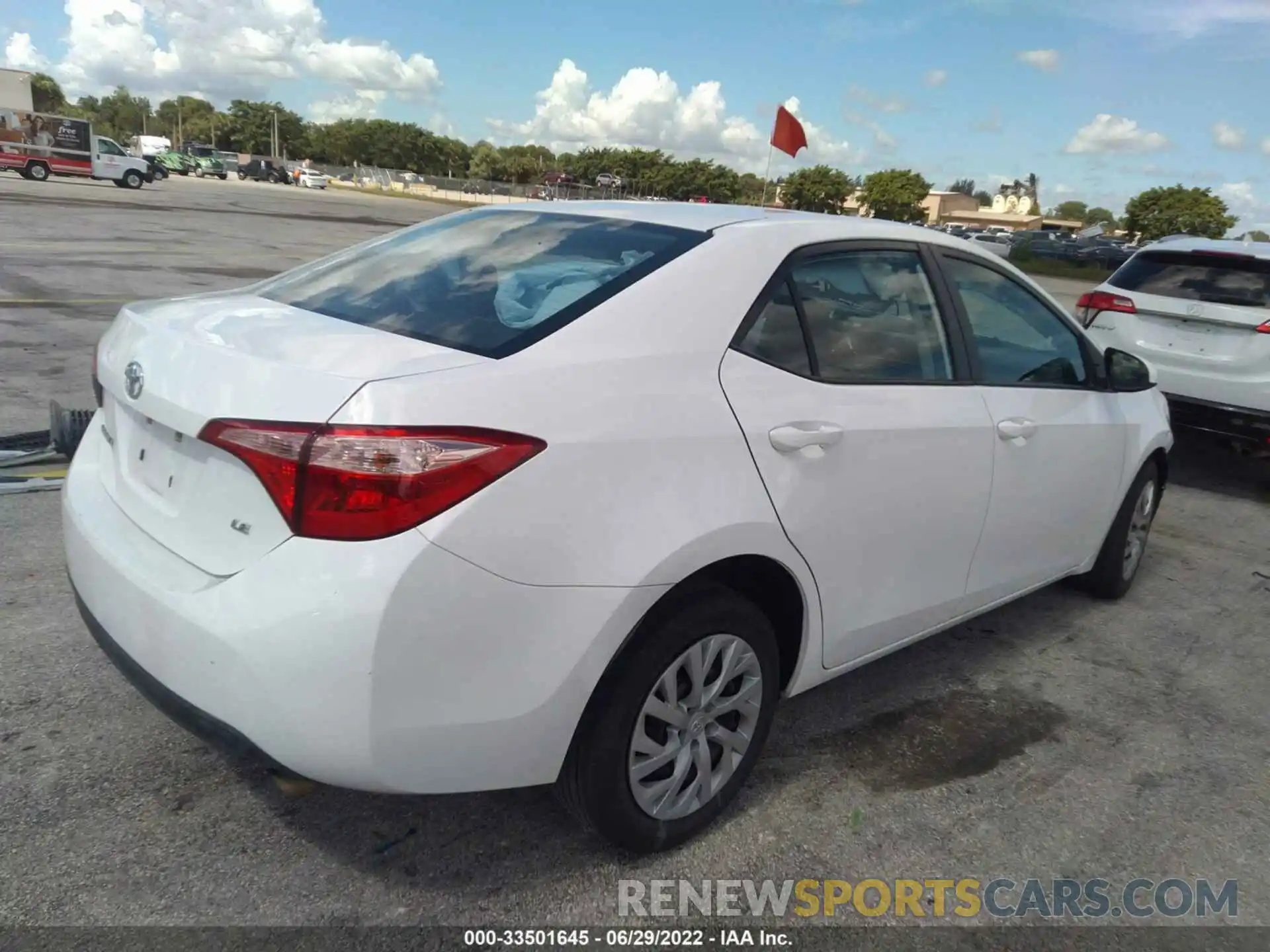 4 Photograph of a damaged car 2T1BURHE9KC240867 TOYOTA COROLLA 2019