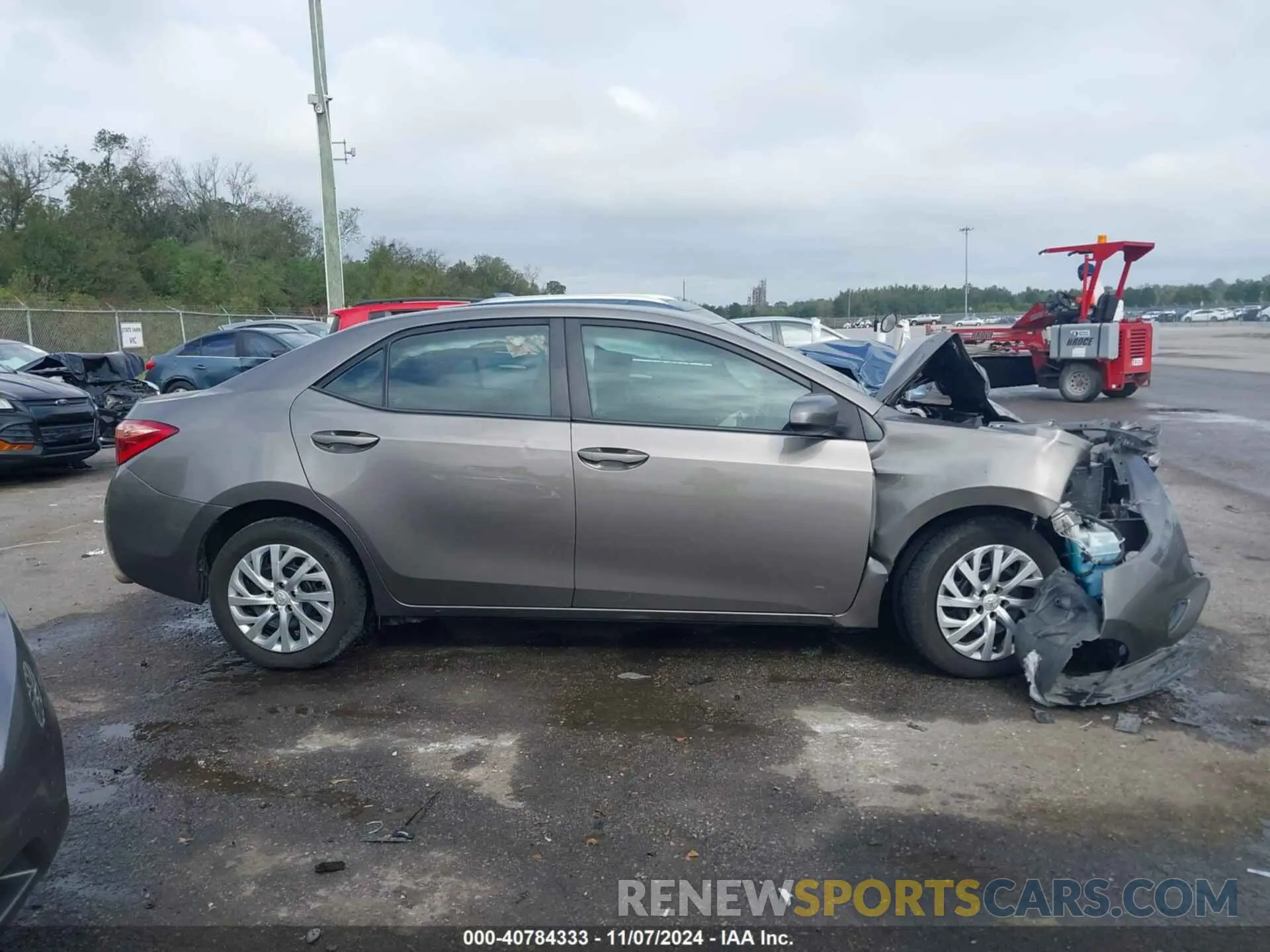 13 Photograph of a damaged car 2T1BURHE9KC241596 TOYOTA COROLLA 2019