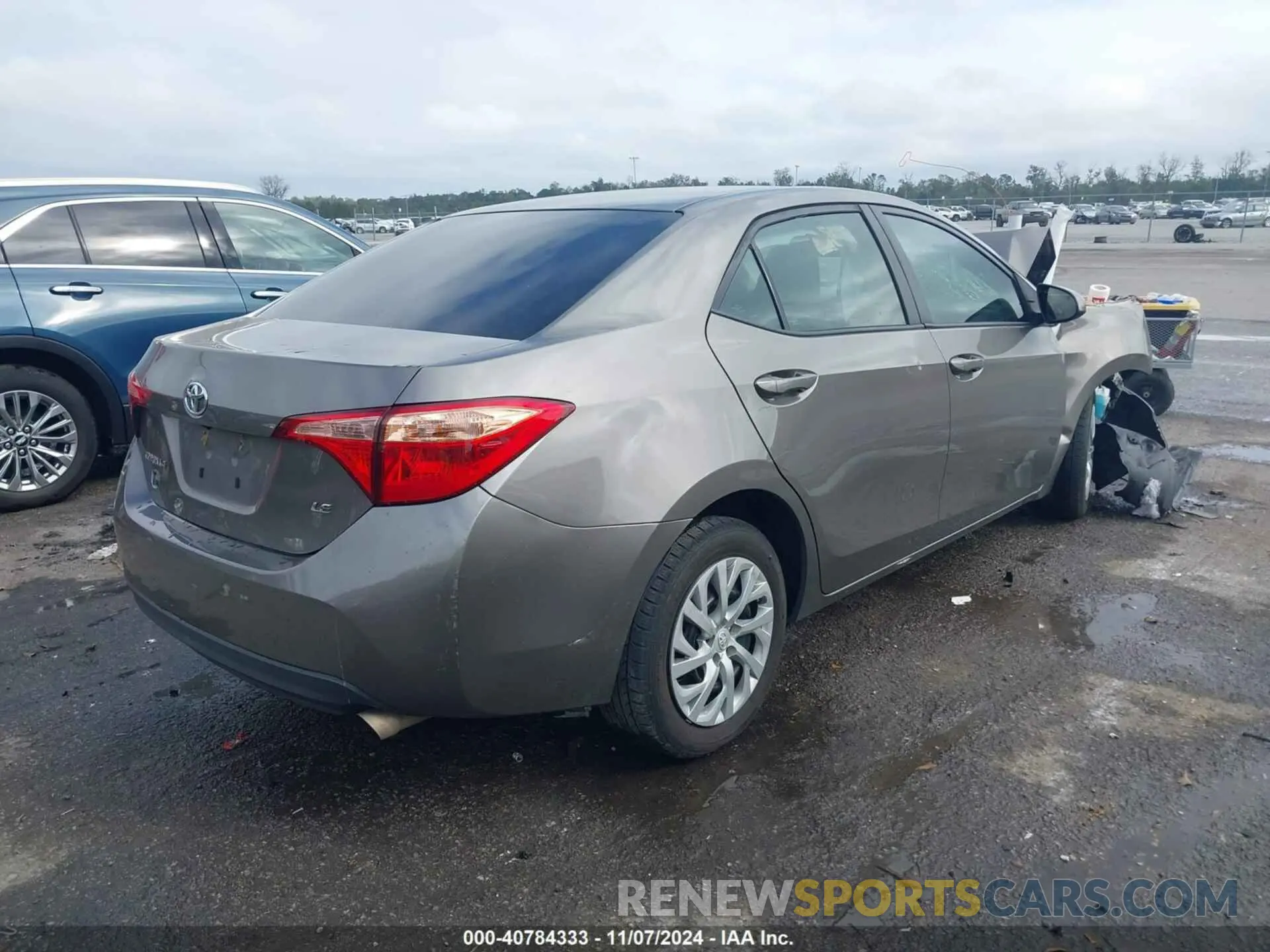 4 Photograph of a damaged car 2T1BURHE9KC241596 TOYOTA COROLLA 2019