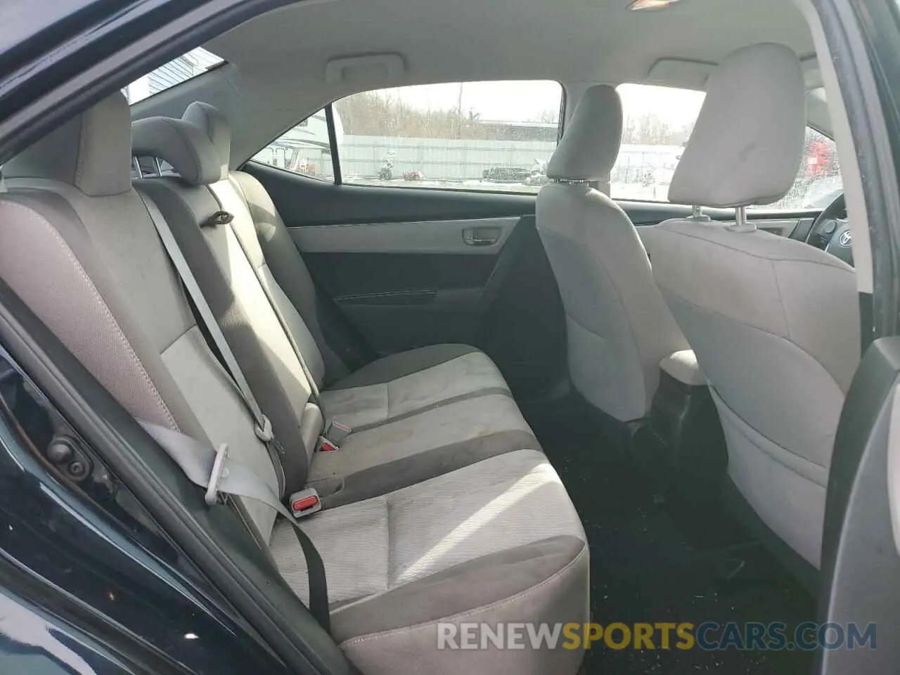 10 Photograph of a damaged car 2T1BURHE9KC245695 TOYOTA COROLLA 2019