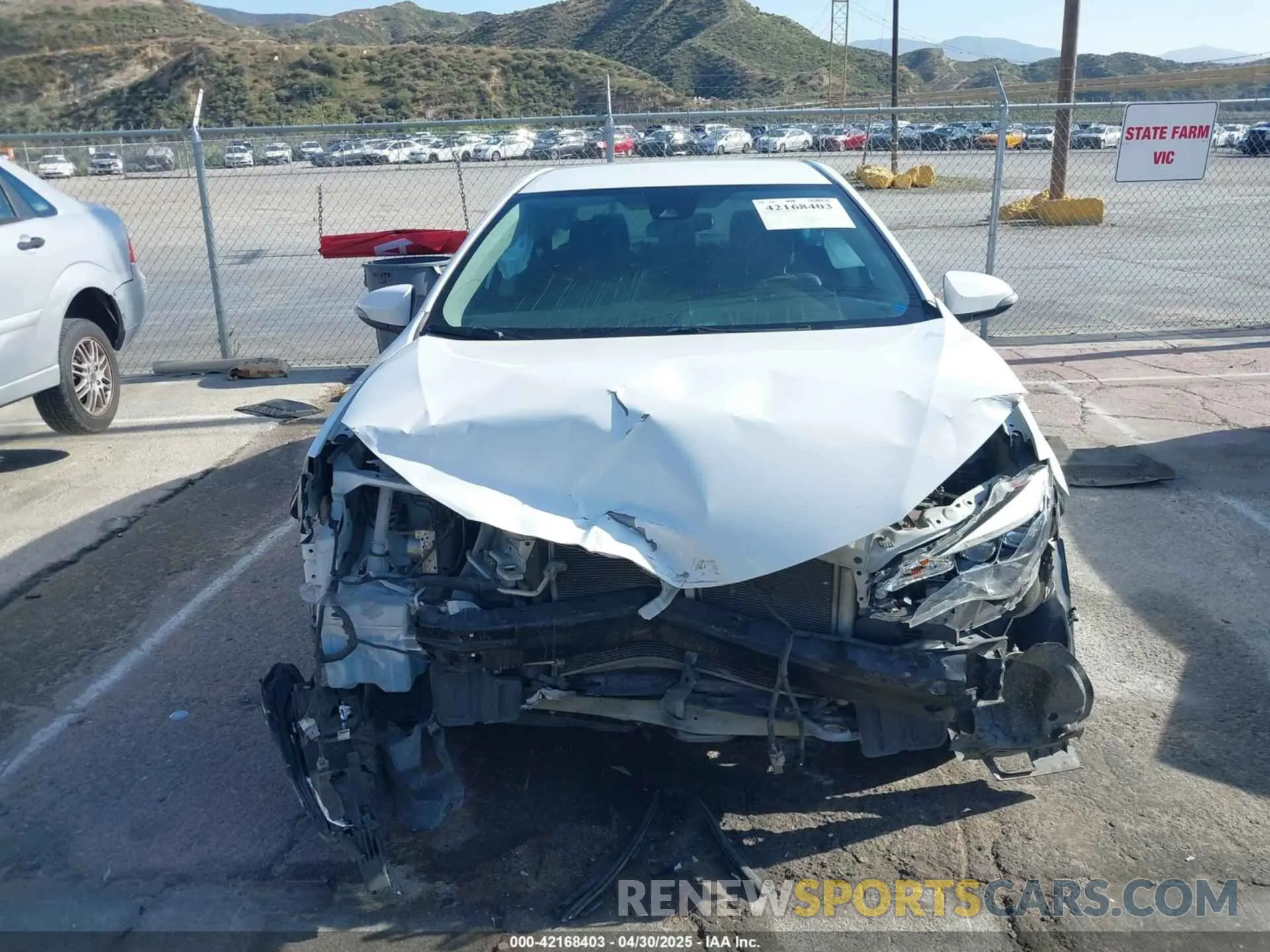 12 Photograph of a damaged car 2T1BURHEXKC128028 TOYOTA COROLLA 2019