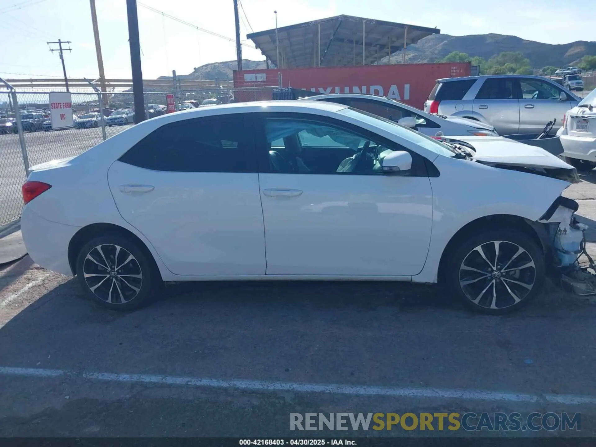 13 Photograph of a damaged car 2T1BURHEXKC128028 TOYOTA COROLLA 2019